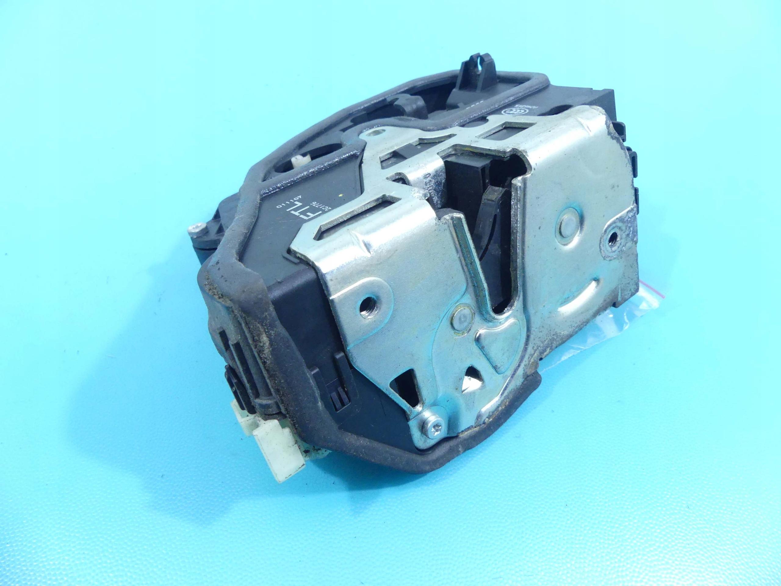 Замок передній лівий 7PIN 7059967 BMW E90 E91 Європа