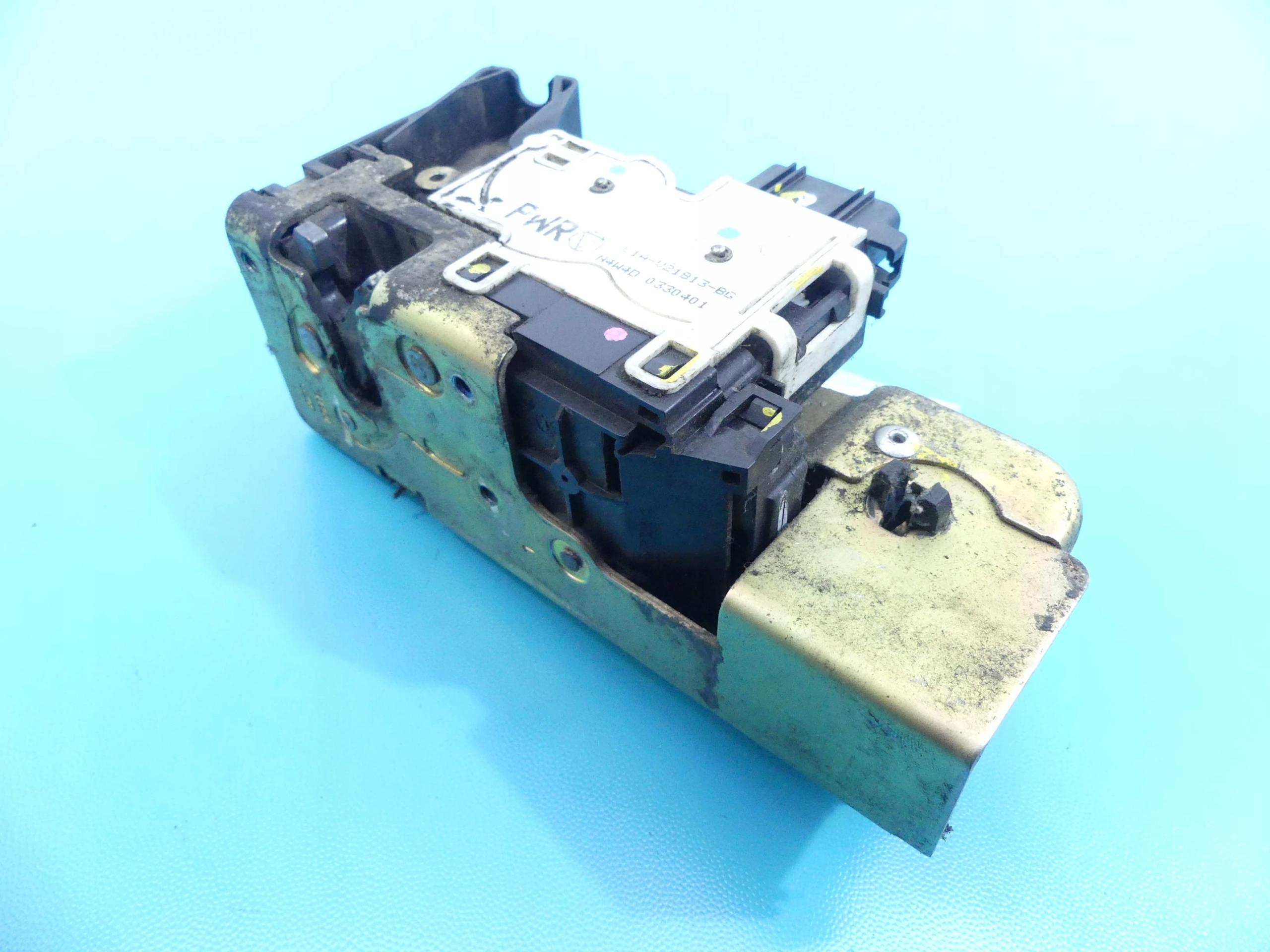 YC1A-V21813-BG - ЗАМОК ПЕРЕДНИЙ ЛЕВЫЙ 9PIN FORD TRANSIT 00-06 ЕВРОПА