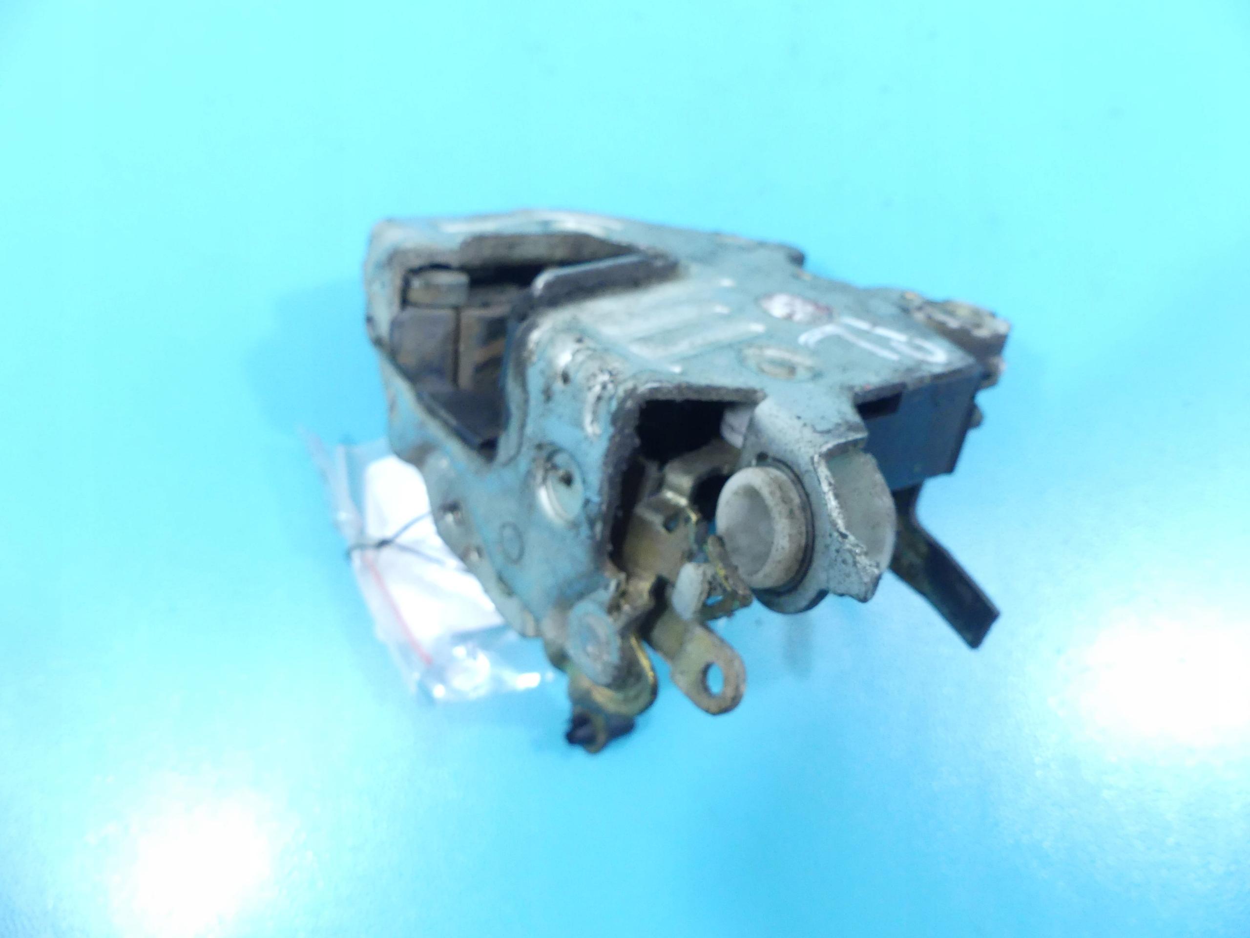 Замок передній лівий MERCEDES 190 W201 Європа