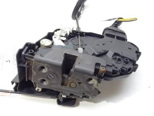 Замок передний левый Volvo V50 универсал 04-12 30753658