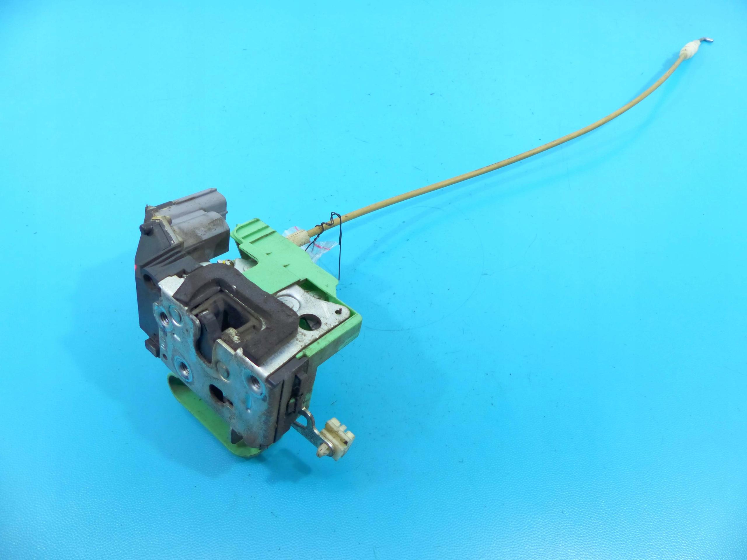 ЗАМОК ПЕРЕДНИЙ ПРАВЫЙ 6 PIN FIAT LINEA 07-15 ЕВРОПА