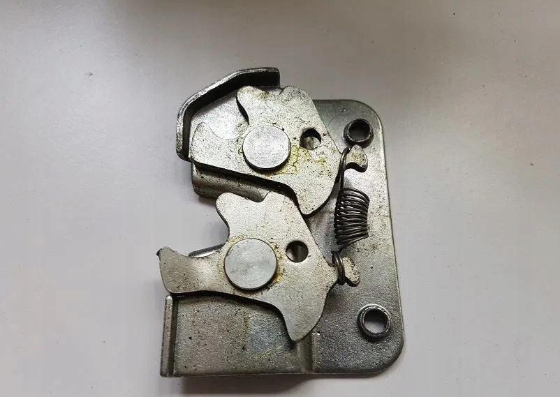 ЗАМОК НАРУЖНОГО ОТСЕКА ПРАВЫЙ DAF XF 106