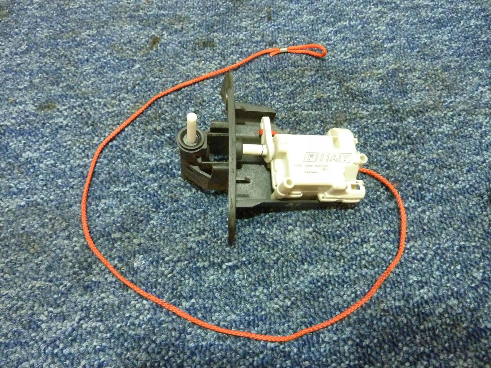 Замок привод флип заливной горловины FIAT CROMA 2 II 05-11R