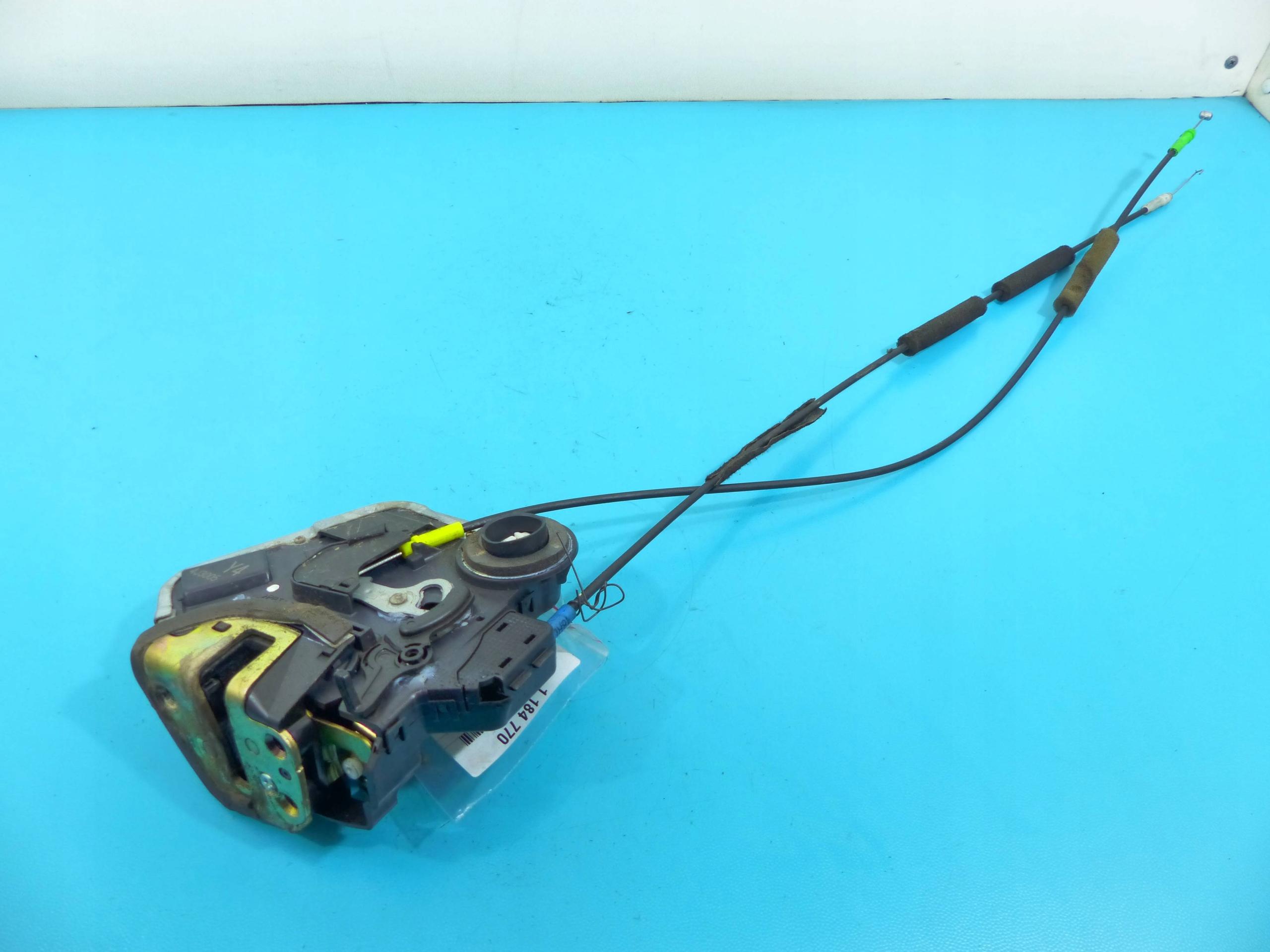 Замок задній лівий 8 PIN TOYOTA AVENSIS II T25