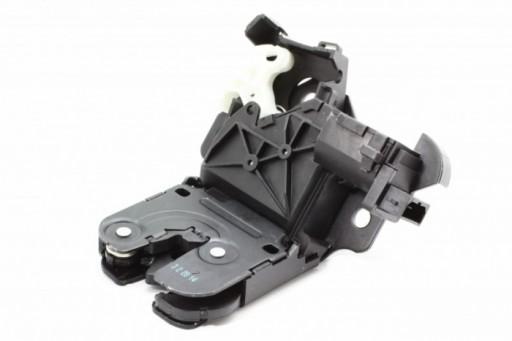 8P4827505D - Замок задней двери A3 A4 B7 A6 C6-оригинал