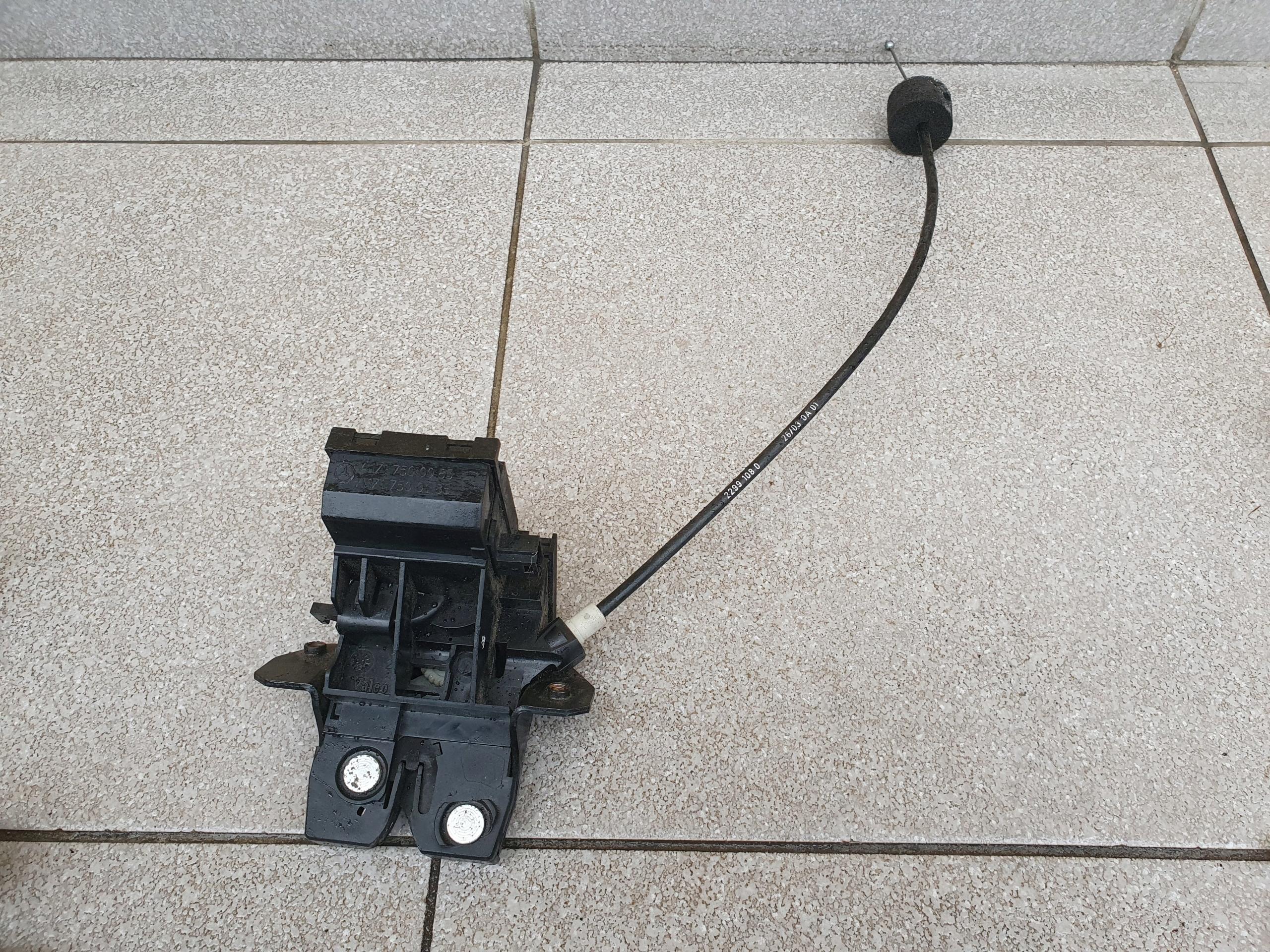 A1717500085 - Замок задніх дверей Mercedes W203 Універсал