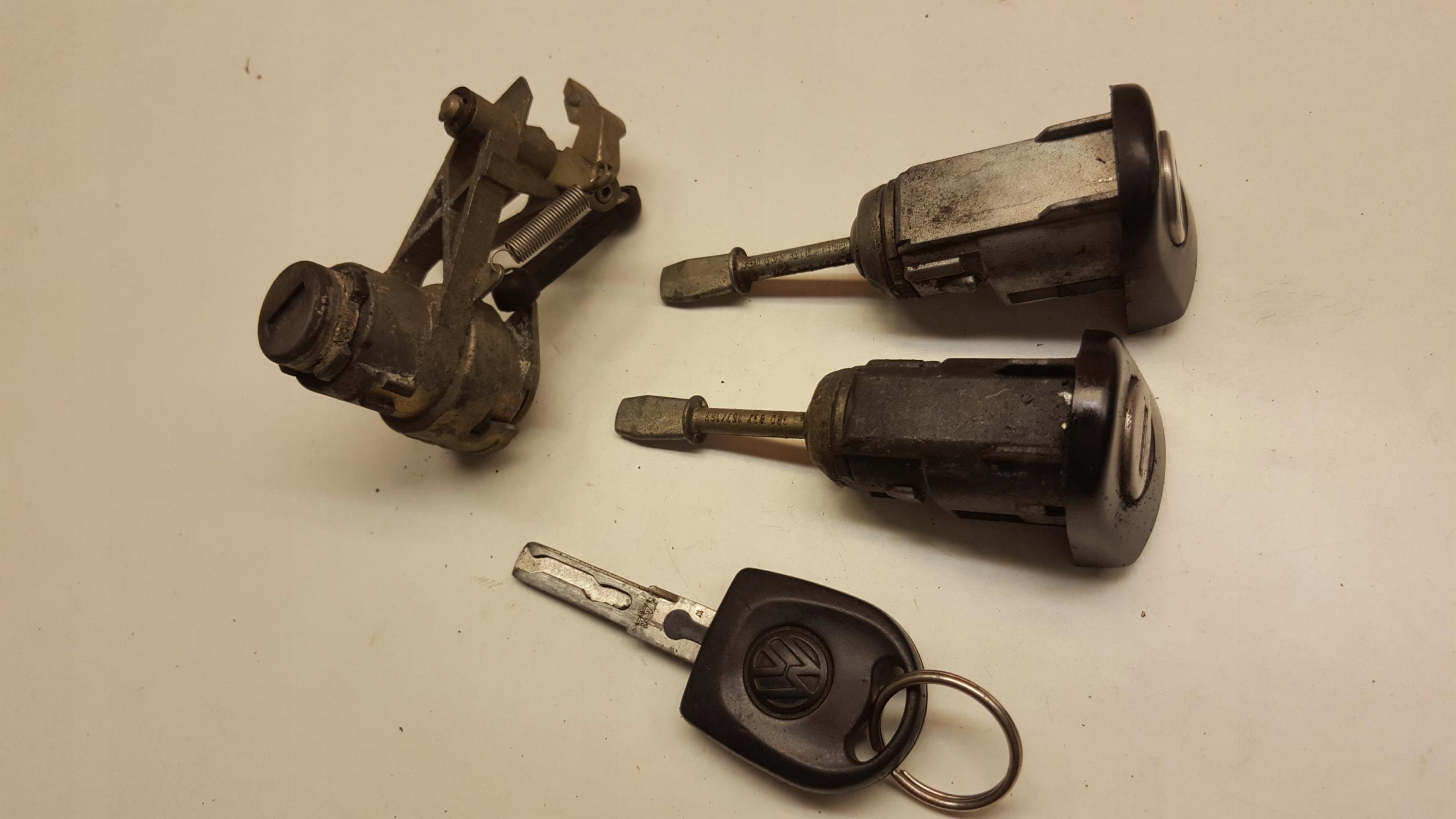 ЗАМОК ВСТАВКА ДВЕРИ ЗАКРЫЛКИ СЗАДИ + КЛЮЧ LUPO AROSA