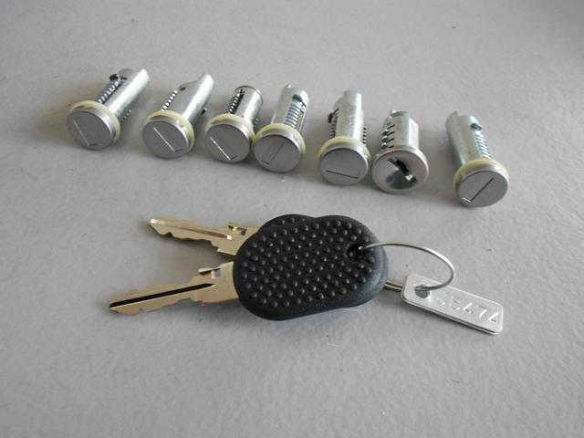 20-94107 - ЗАМОК ВСТАВКИ ДВЕРИ CITROEN JUMPER PEUGEOT BOXER