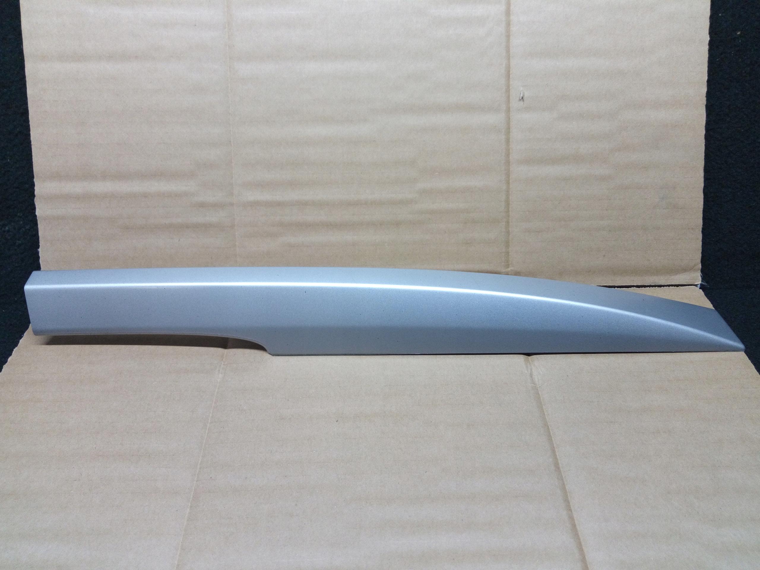 ЗАГЛУШКА НАКЛАДКА РЕЙЛИНГА ЛЕВАЯ ЗАДНЯЯ ЧАСТЬ LAGUNA III