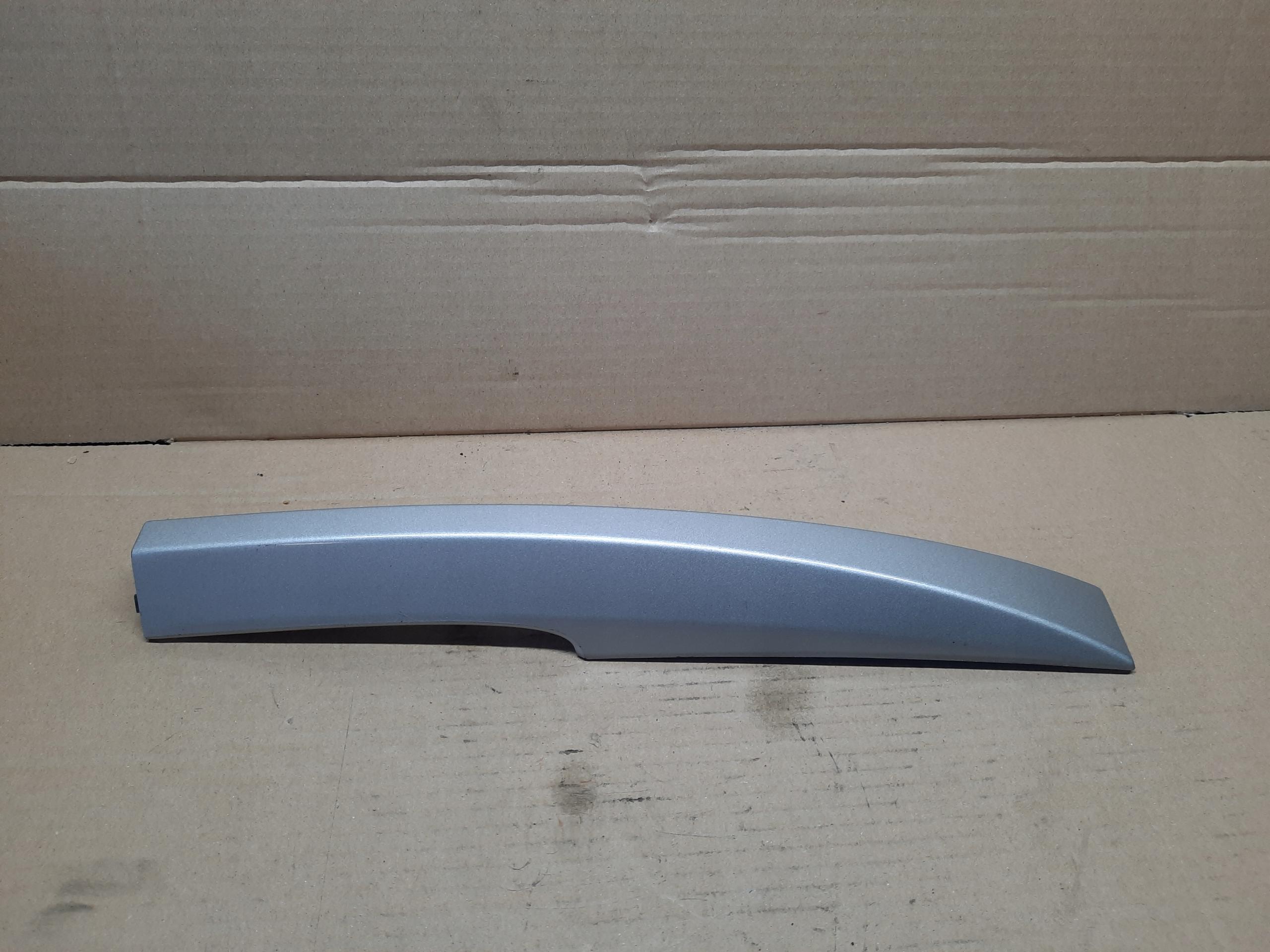 ТОРЦЕВАЯ КРЫШКА РЕЙЛИНГОВАЯ КРЫШКА ПРАВАЯ ПЕРЕДНЯЯ LAGUNA III