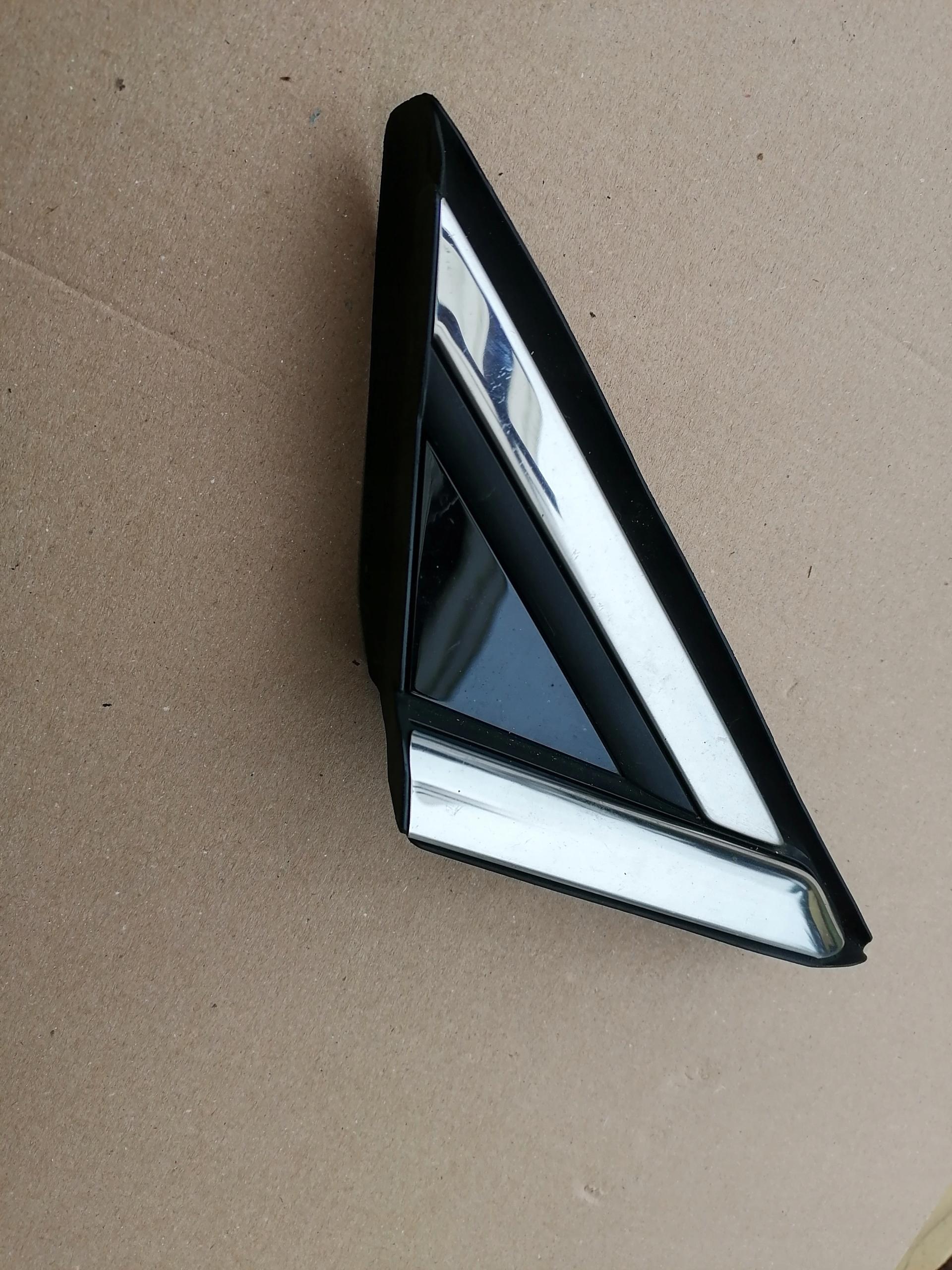 DS73-F160004 - ТОРЦЕВА КРИШКА ТРИКУТНИК КРИЛА ПРАВИЙ FORD MONDEO MK5