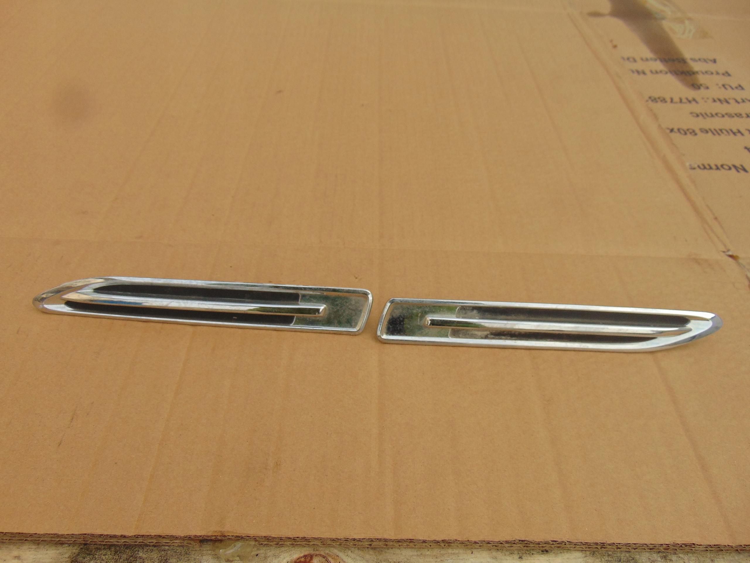 BS71-160216-A - ЗАГЛУШКА В КРИЛО ПРАВИЙ ХРОМ FORD MONDEO MK4