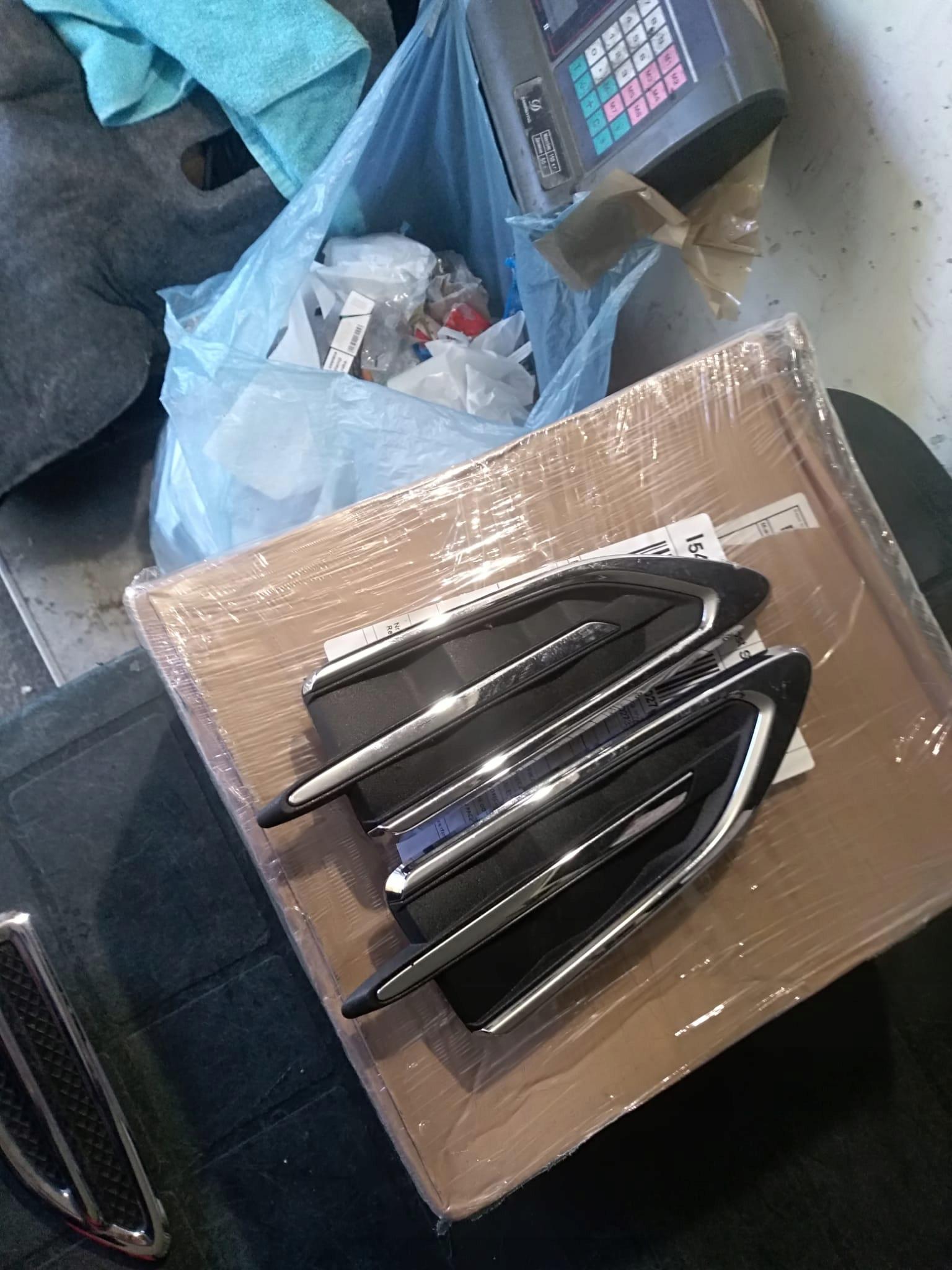 Хромована кришка бризковика Ford Kuga MK2