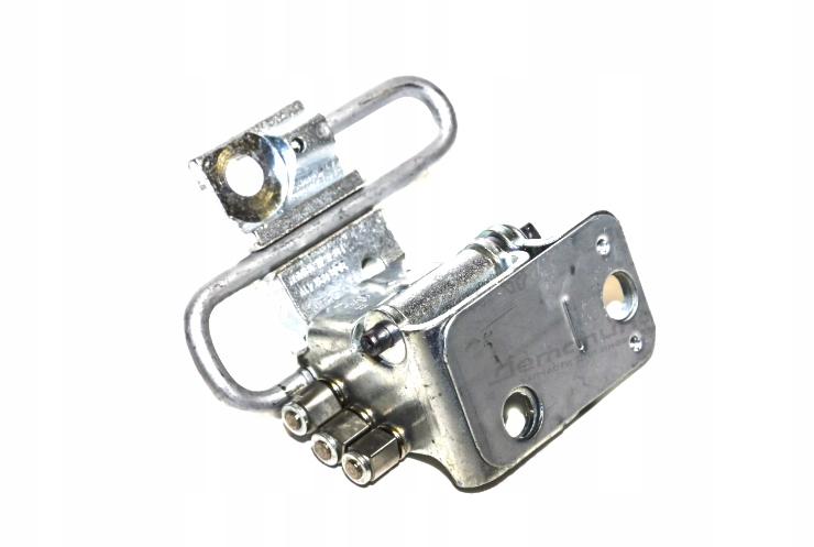 3C8831411C - Петля двери нижняя левая передняя Passat B6 / B7 оригинал