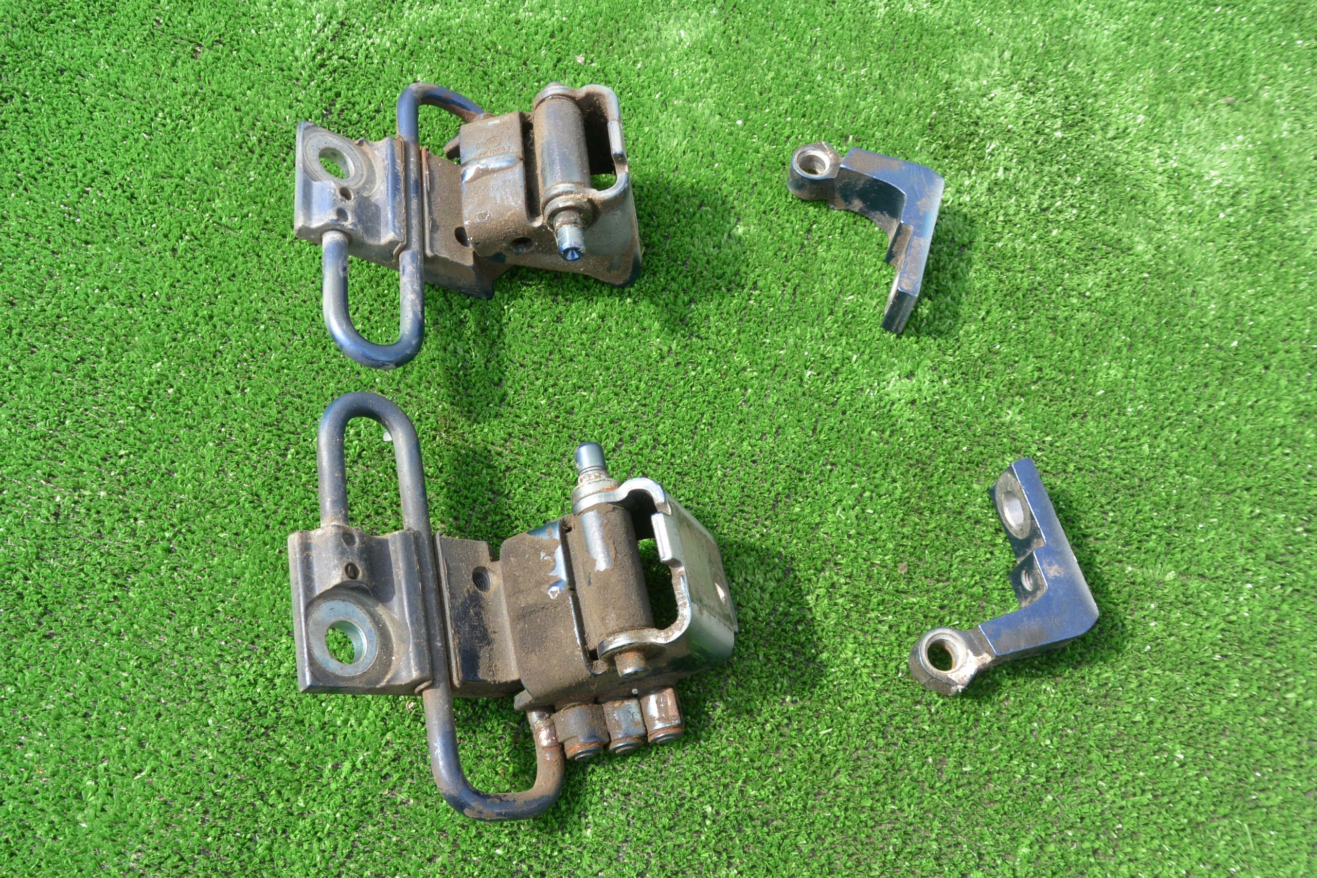 ДВЕРНА ПЕТЛЯ KPL ПРАВА ЛІВА AUDI TT 8J LZ5C