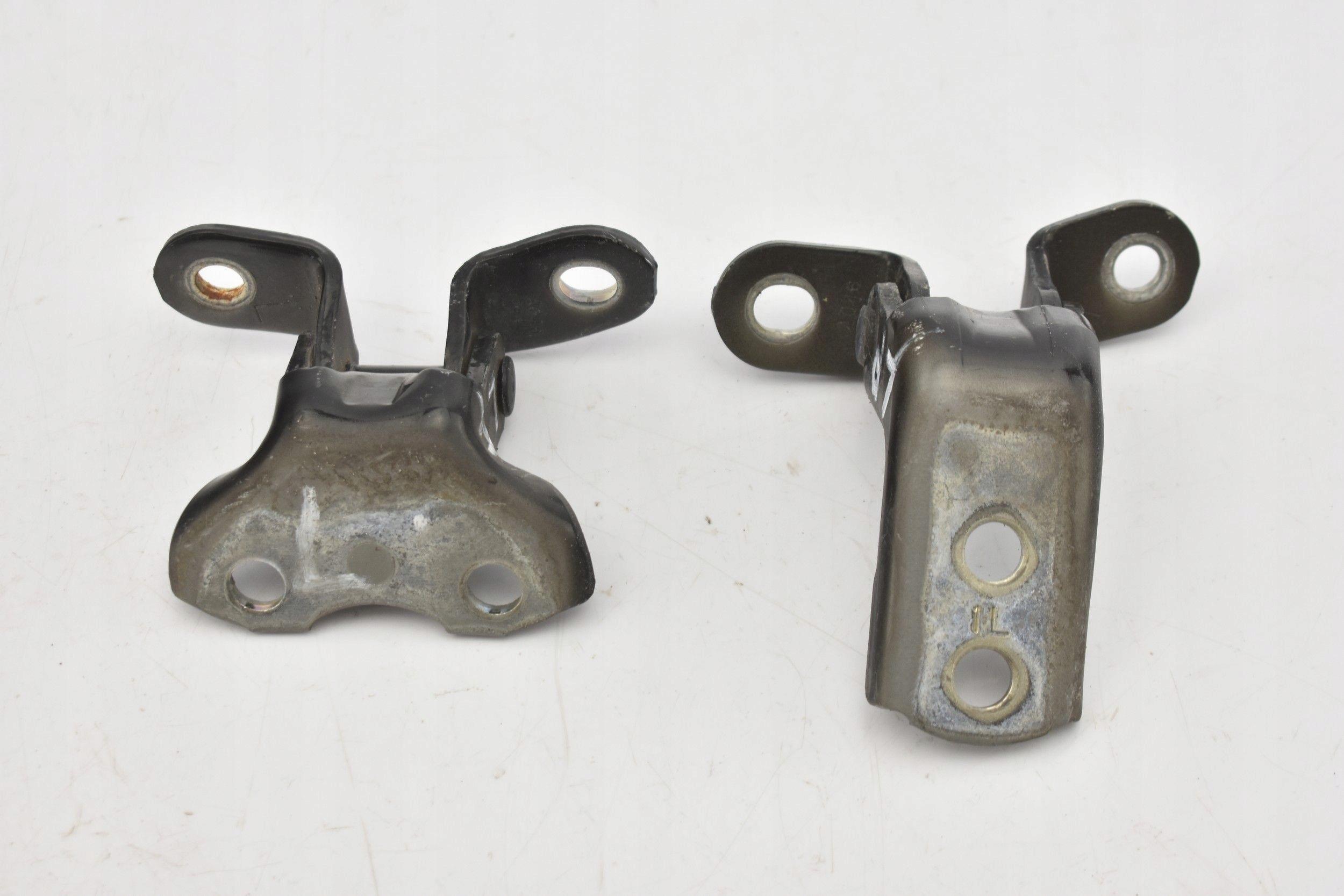 5905232363556 - ПЕТЛЯ ДВЕРІ ЛІВА ПЕРЕДНЯ В ЗБОРІ PRIUS III 09-15