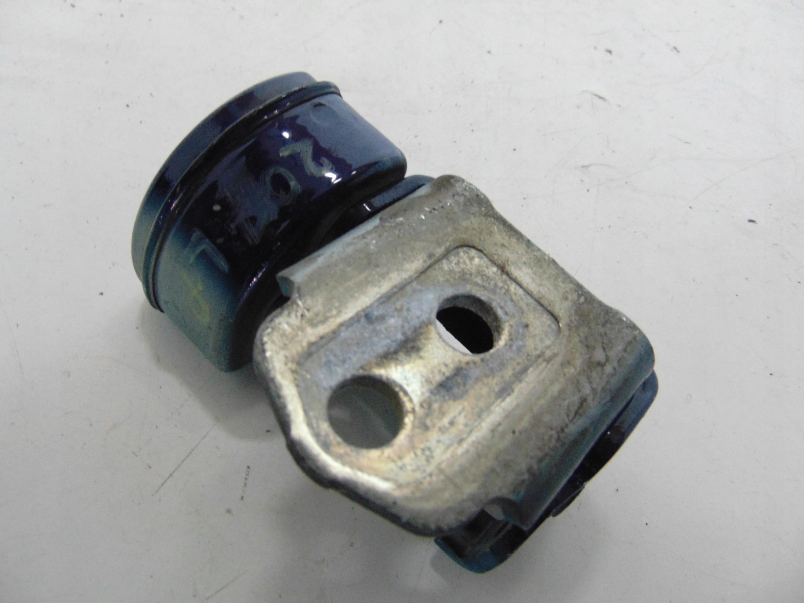 ПЕТЛЯ ДВЕРИ ЛЕВАЯ ПЕРЕДНЯЯ PEUGEOT 207