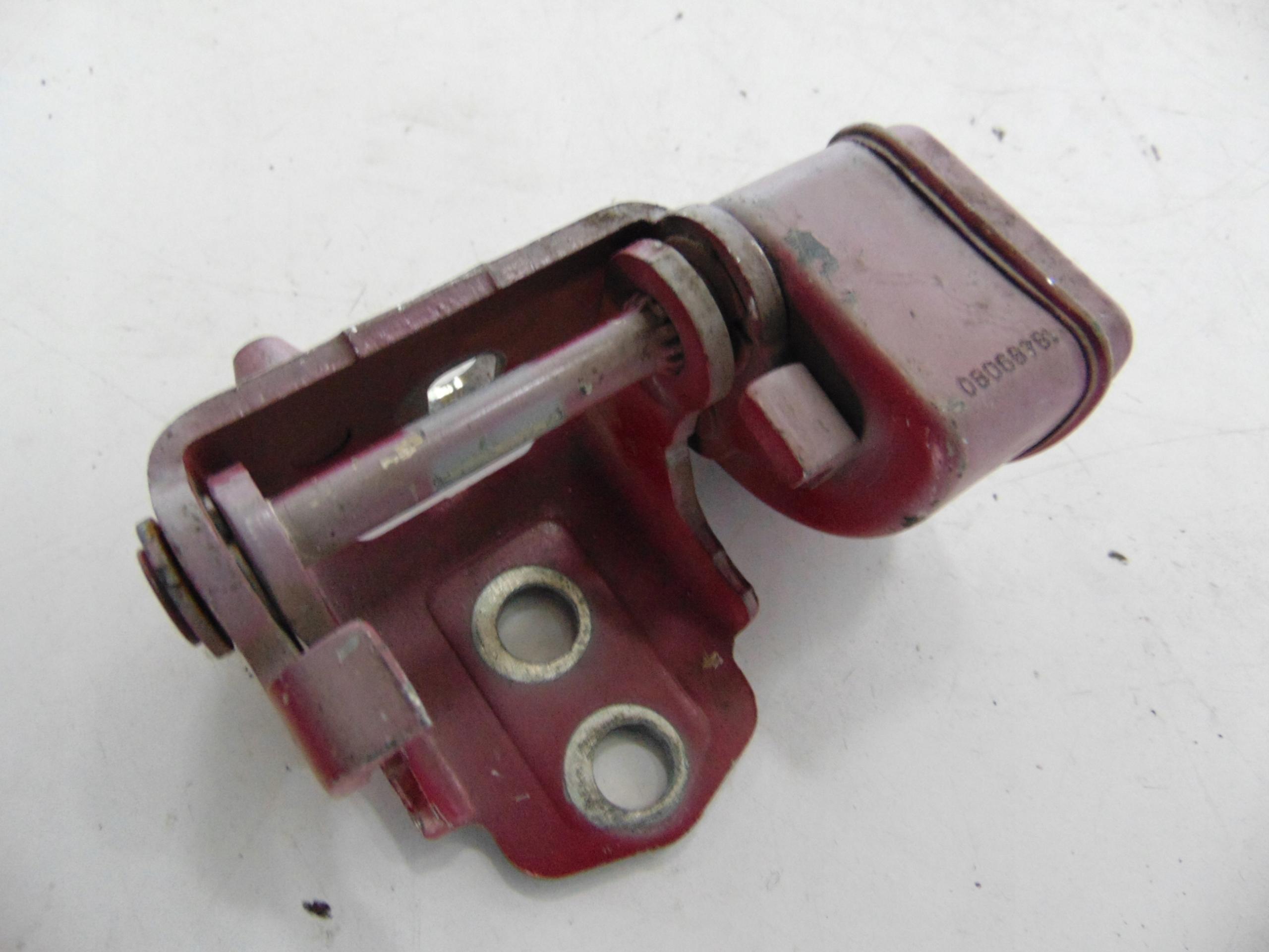 ПЕТЛЯ ДВЕРИ ЛЕВАЯ ПЕРЕДНЯЯ PEUGEOT 207