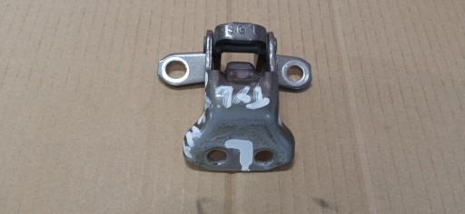 Петля двери левая задняя нижняя L200 1.5 кабины 19 год