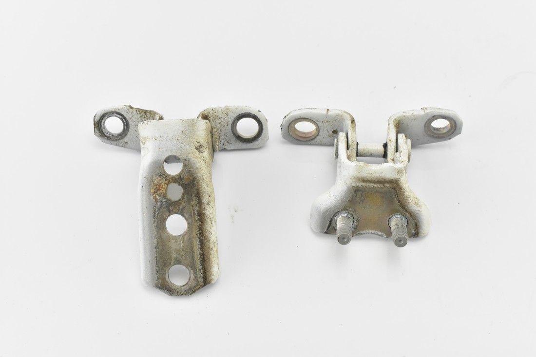 BRAK-DANYCH-45201323 - Петля двері ліва задня MITSUBISHI L200 V 14-W32B