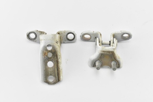 BRAK-DANYCH-45201323 - Петля двері ліва задня MITSUBISHI L200 V 14-W32B