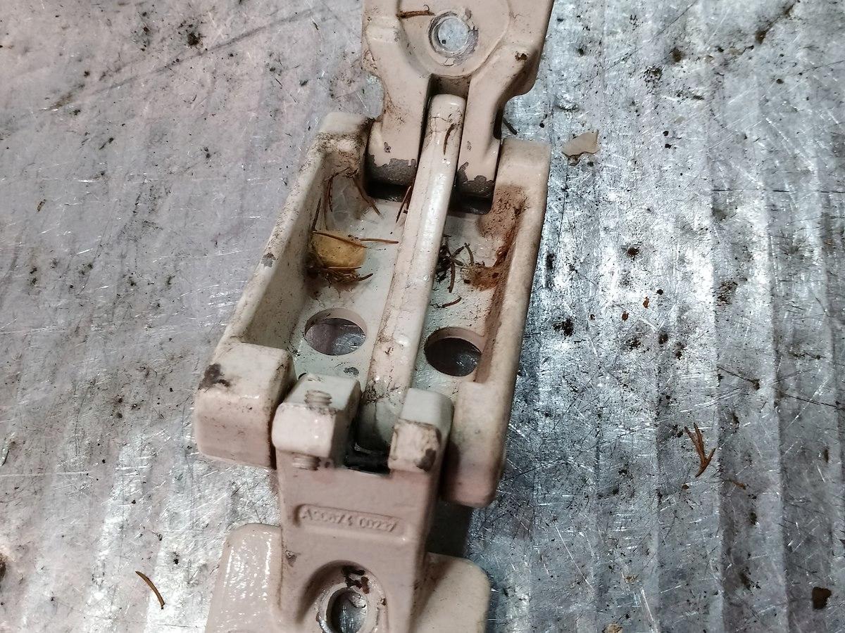 Петля лівих дверей задня нижня CRAFTER A9067400237