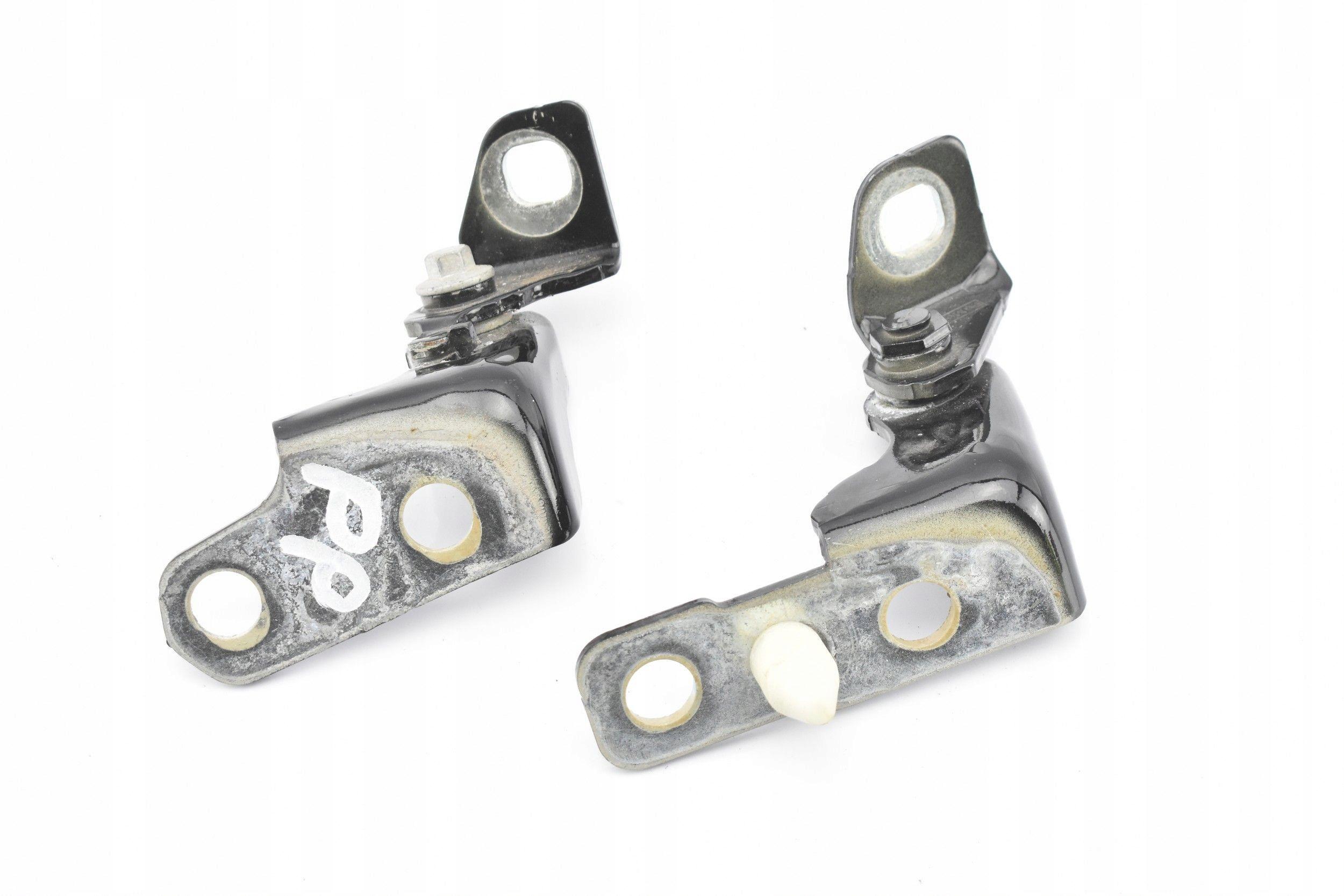 H6BB-A228000-AB JX7B-A22810-AB - ПЕТЛЯ ДВЕРІ ПРАВИЙ ПЕРЕДНІЙ КОМПЛЕКТ FORD PUMA MK2 19-