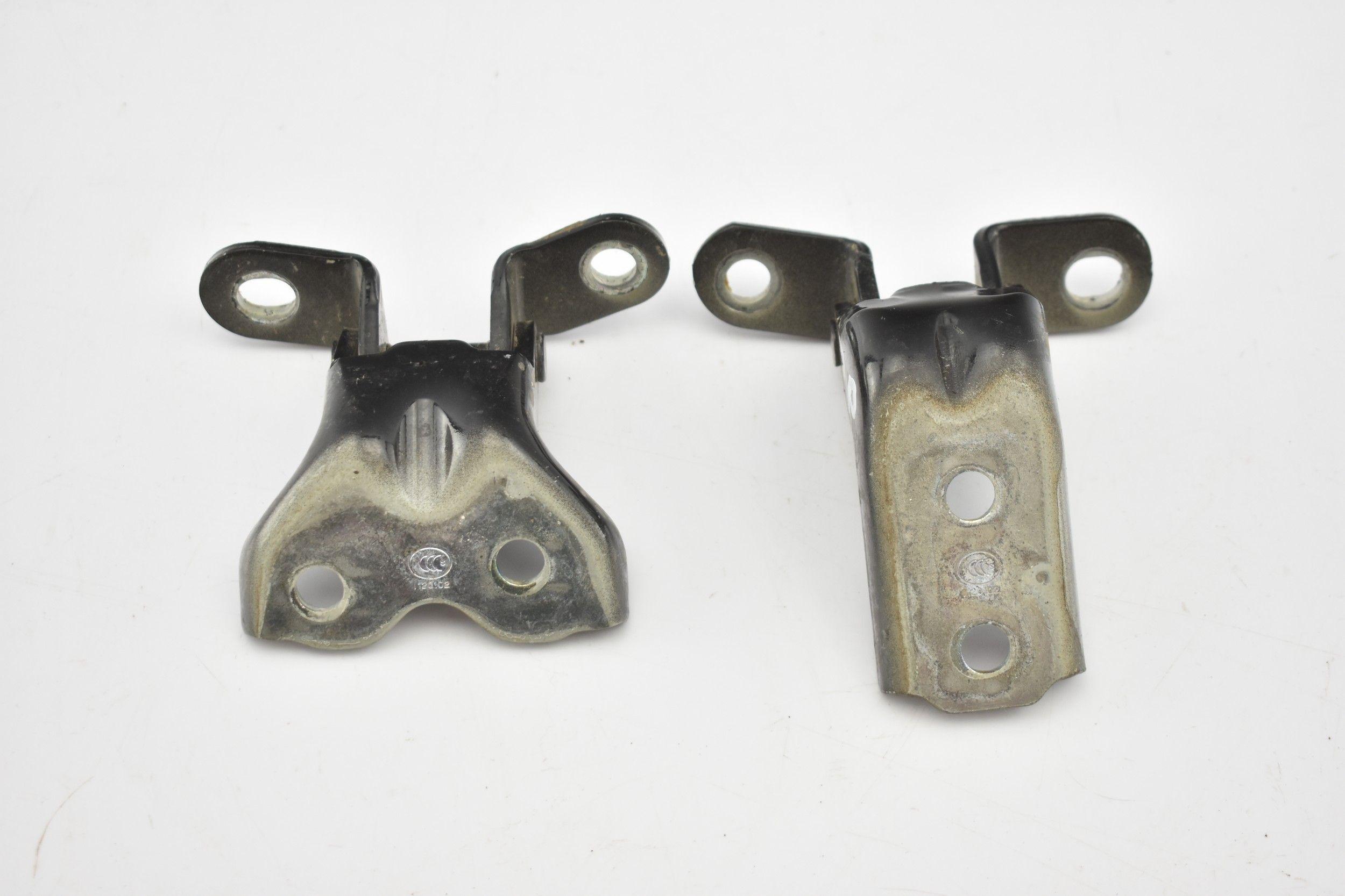 5905232361361 - ПЕТЛЯ ДВЕРІ ПРАВА ПЕРЕДНЯ В ЗБОРІ KIA STONIC 17-