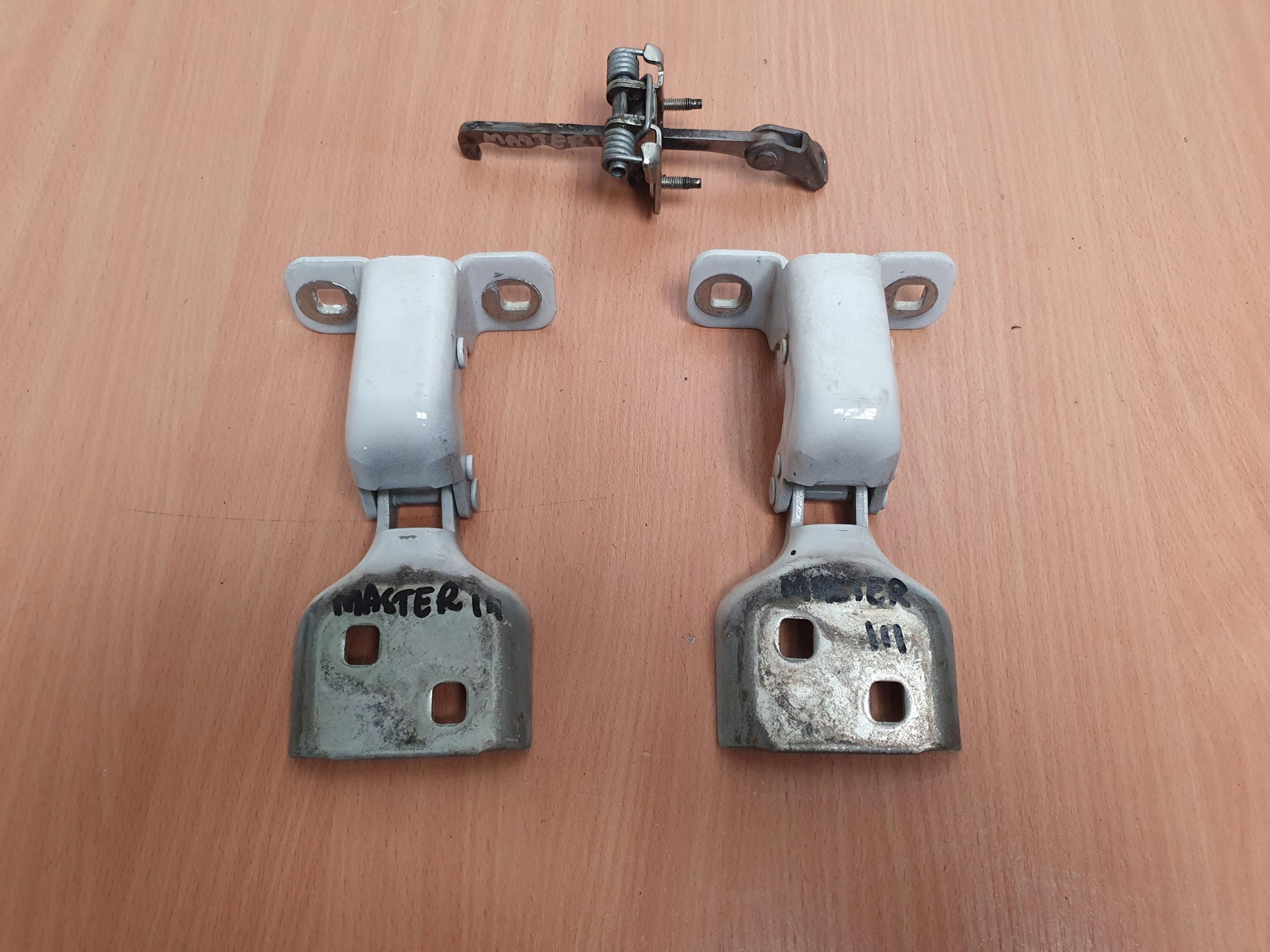 ПРАВАЯ ПЕРЕДНЯЯ ДВЕРНАЯ ПЕТЛЯ MASTER III