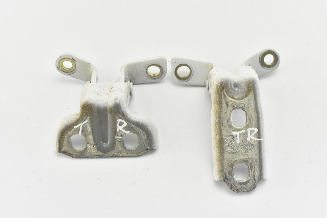 BRAK-DANYCH-41408042 - ПЕТЛЯ ДВЕРІ ПРАВА ЗАДНЯ В ЗБОРІ OPEL MOKKA A 12-19