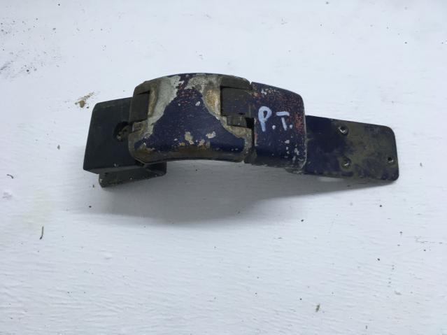 ПЕТЛЯ ДВЕРИ ПРАВАЯ ЗАДНЯЯ RENAULT MASTER II 03-09