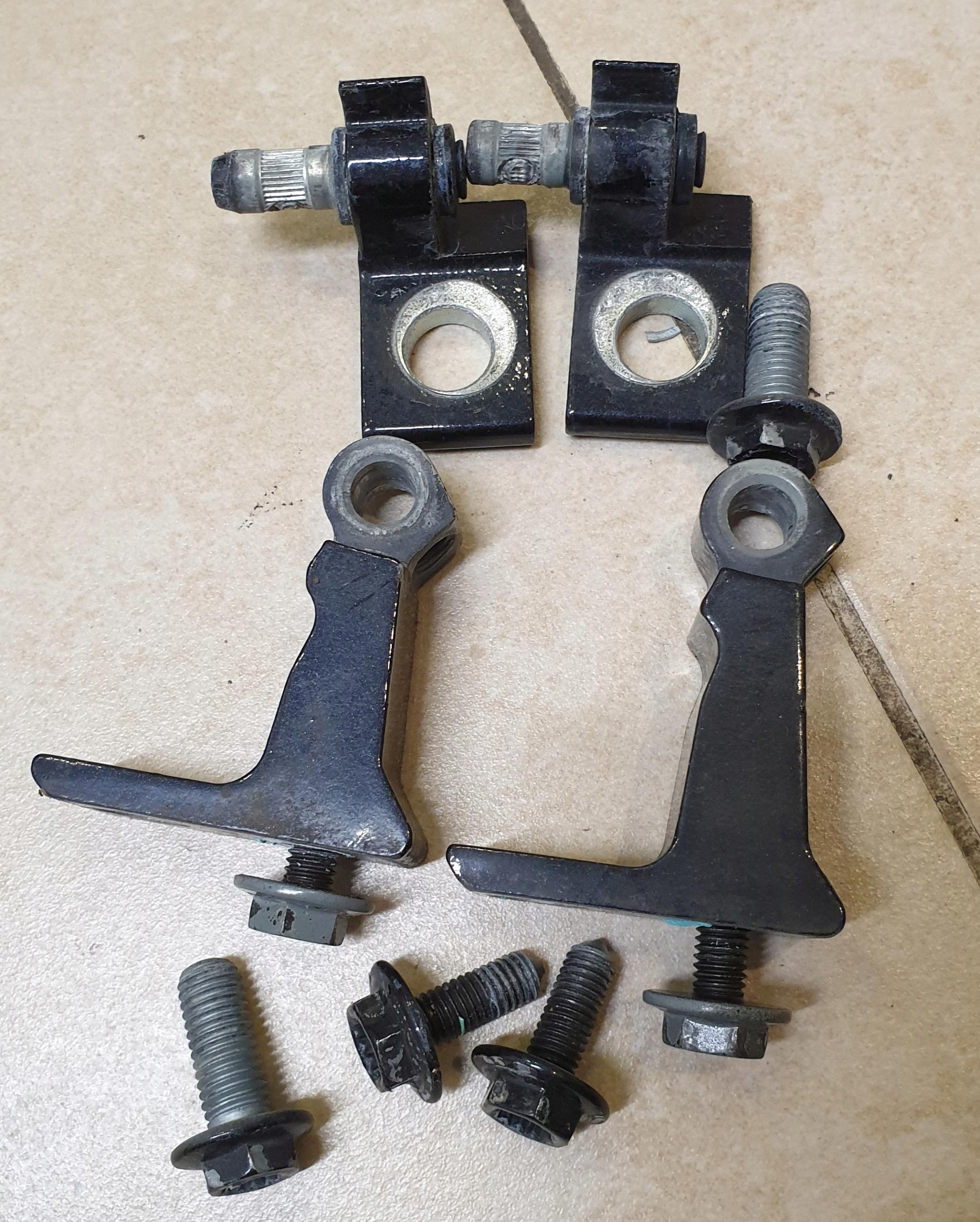 8X4833408A 8X0831404E - Петля двері правий задній комплект VW PASSAT B8 LC9X