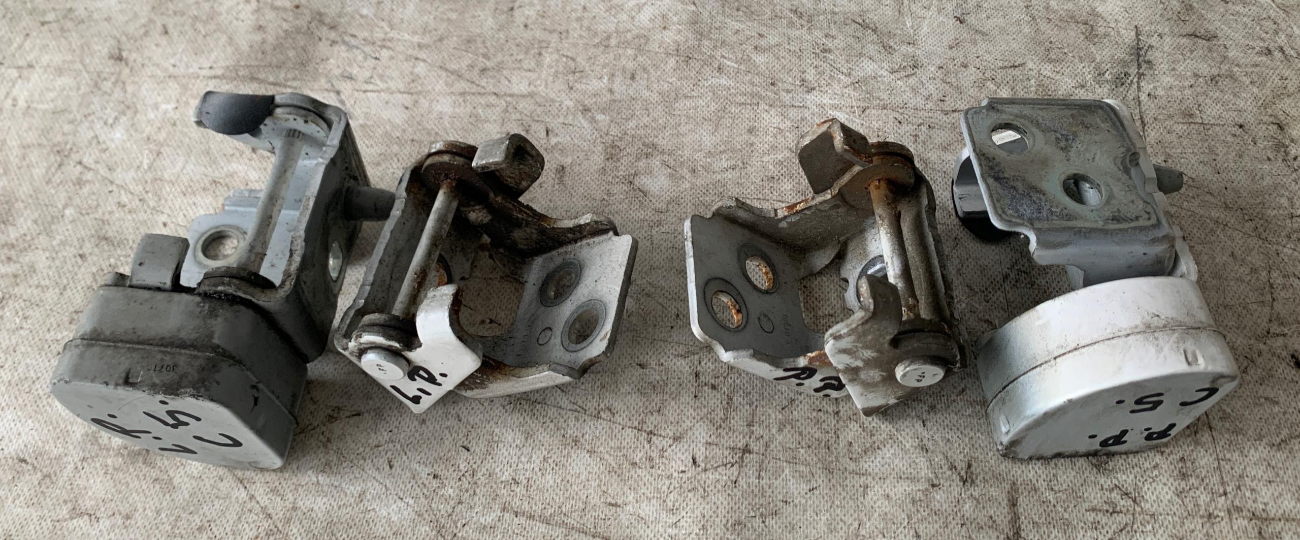 ZDPC53K - Петля дверей передня права ліва CITROEN C5 III X7