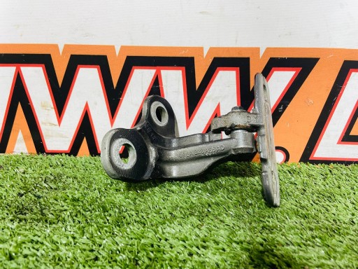 LR073596 - Петля двери передняя левая нижняя land rover discovery 5 cpla-228a65-ae