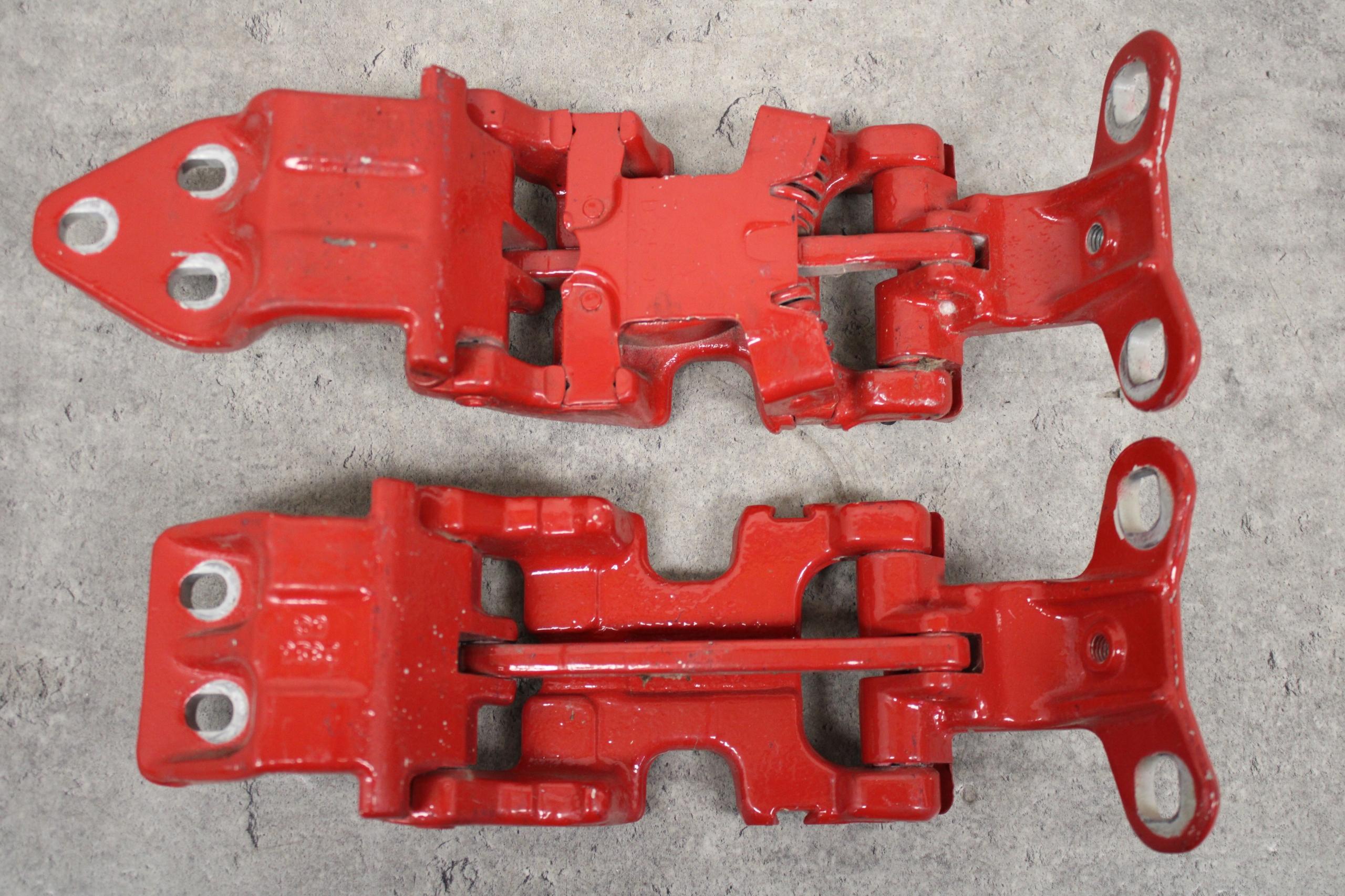 ПЕТЛЯ ДВЕРІ ЗАДНЯ НИЖНЯ DUCATO BOXER JUMPER 270