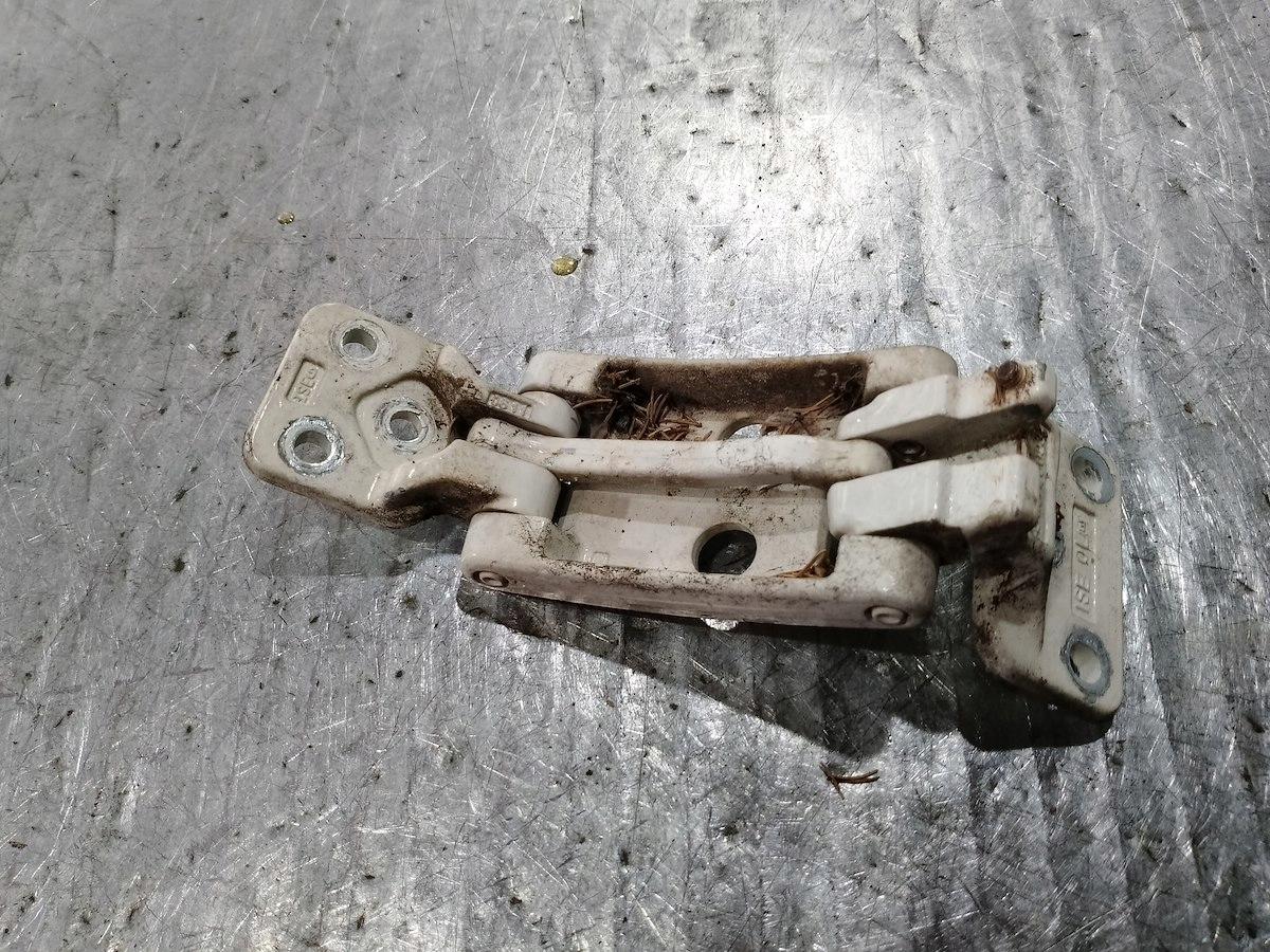 Петля задней двери левая CRAFTER A9067400037