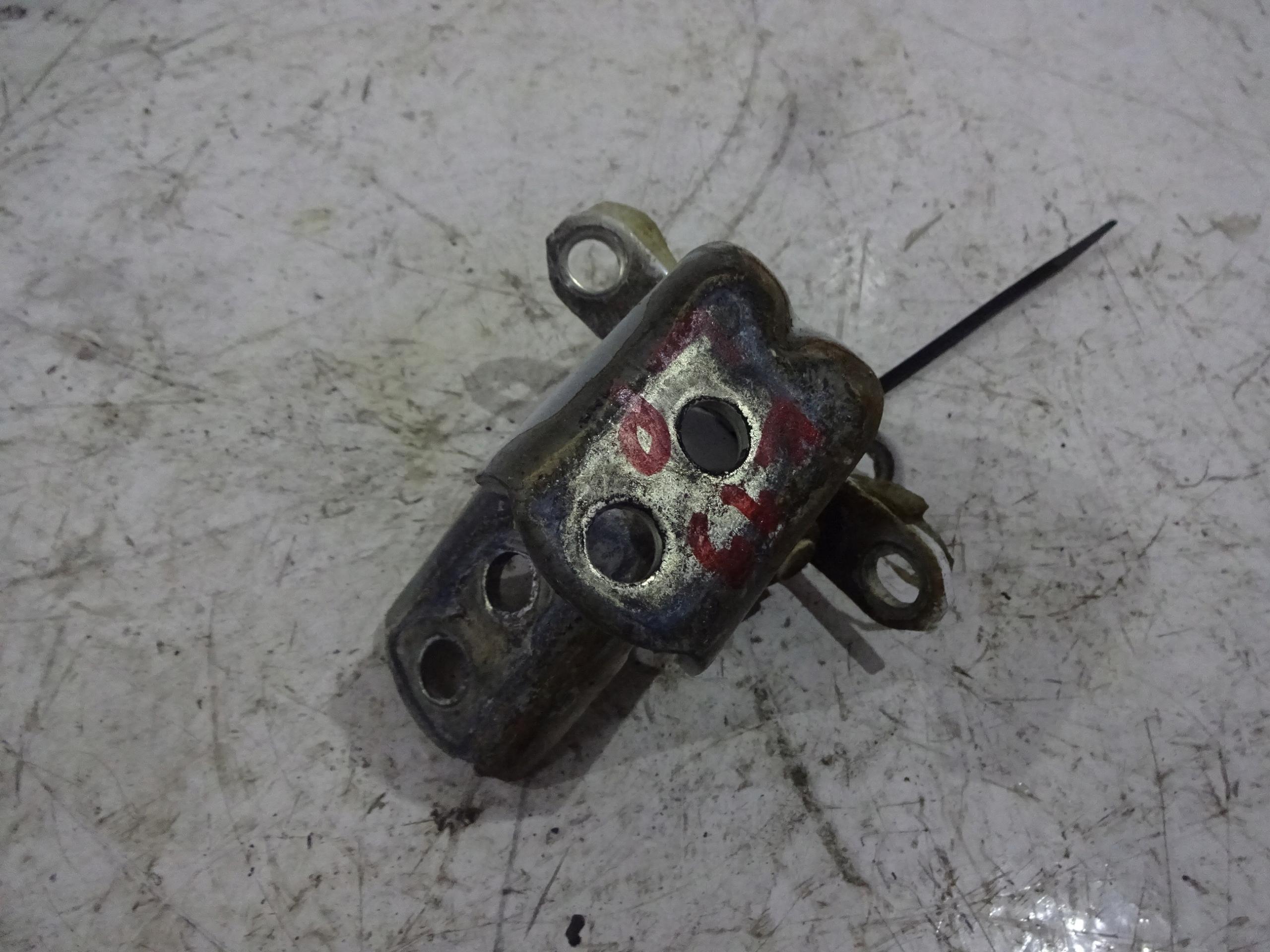 Петля верхня нижня ліва передня MICRA K13 10-16