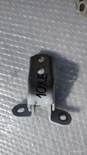 ПЕТЛЯ ВЕРХНЯЯ НИЖНЯЯ ПРАВАЯ ПЕРЕДНЯЯ TOYOTA YARIS 3 III