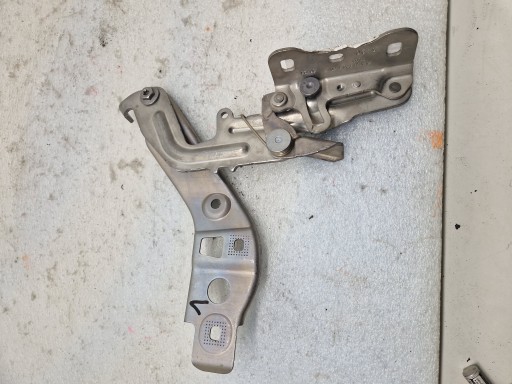 Петля капота левая MERCEDES A-Class 177 W177 A1778801100