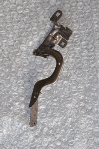 ПЕТЛЯ КАПОТА ЛЕВАЯ RENAULT CAPTUR И 654011593R