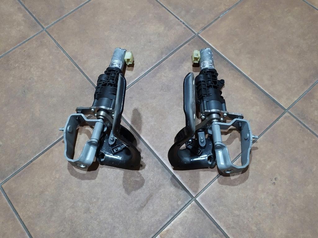 4M0827852A - Петля привода багажника AUDI Q7 4M0827851A