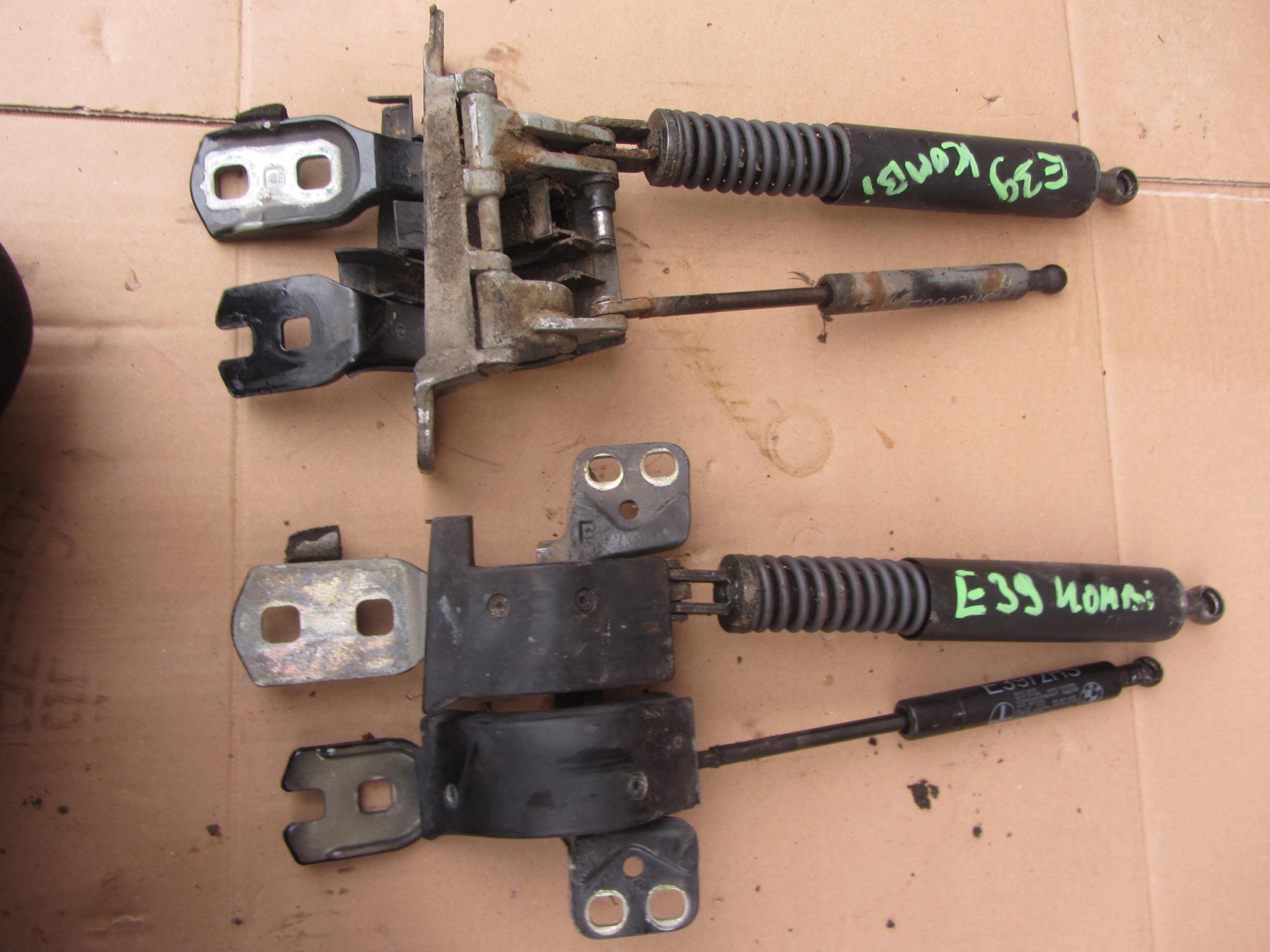 8220072 - Петля словник заслінки лівий і правий BMW E39 Універсал