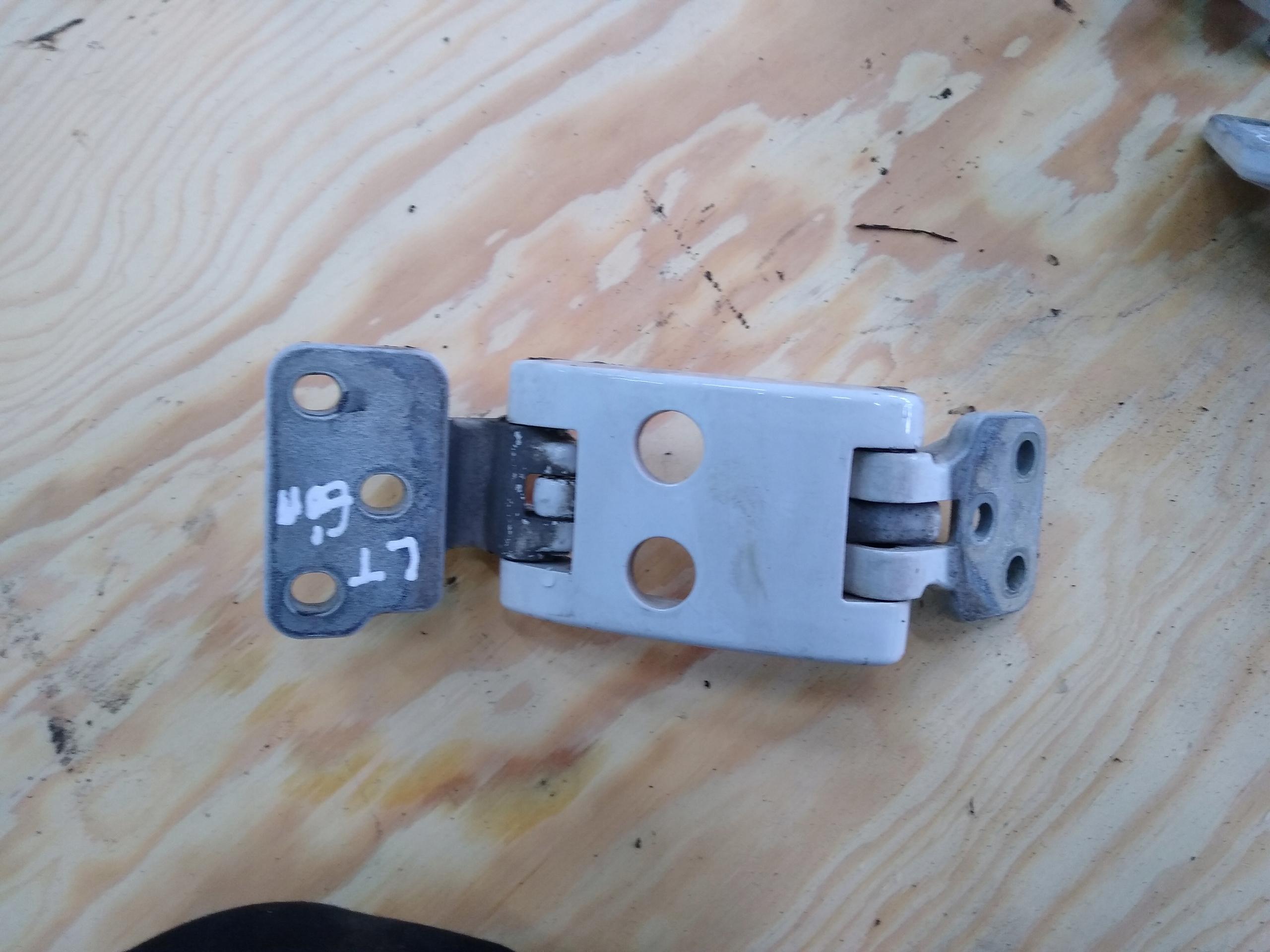 ПЕТЛЯ VW CRAFTER II MAN 2018-2023 ДВЕРІ ЗАДНЯ ЛІВА