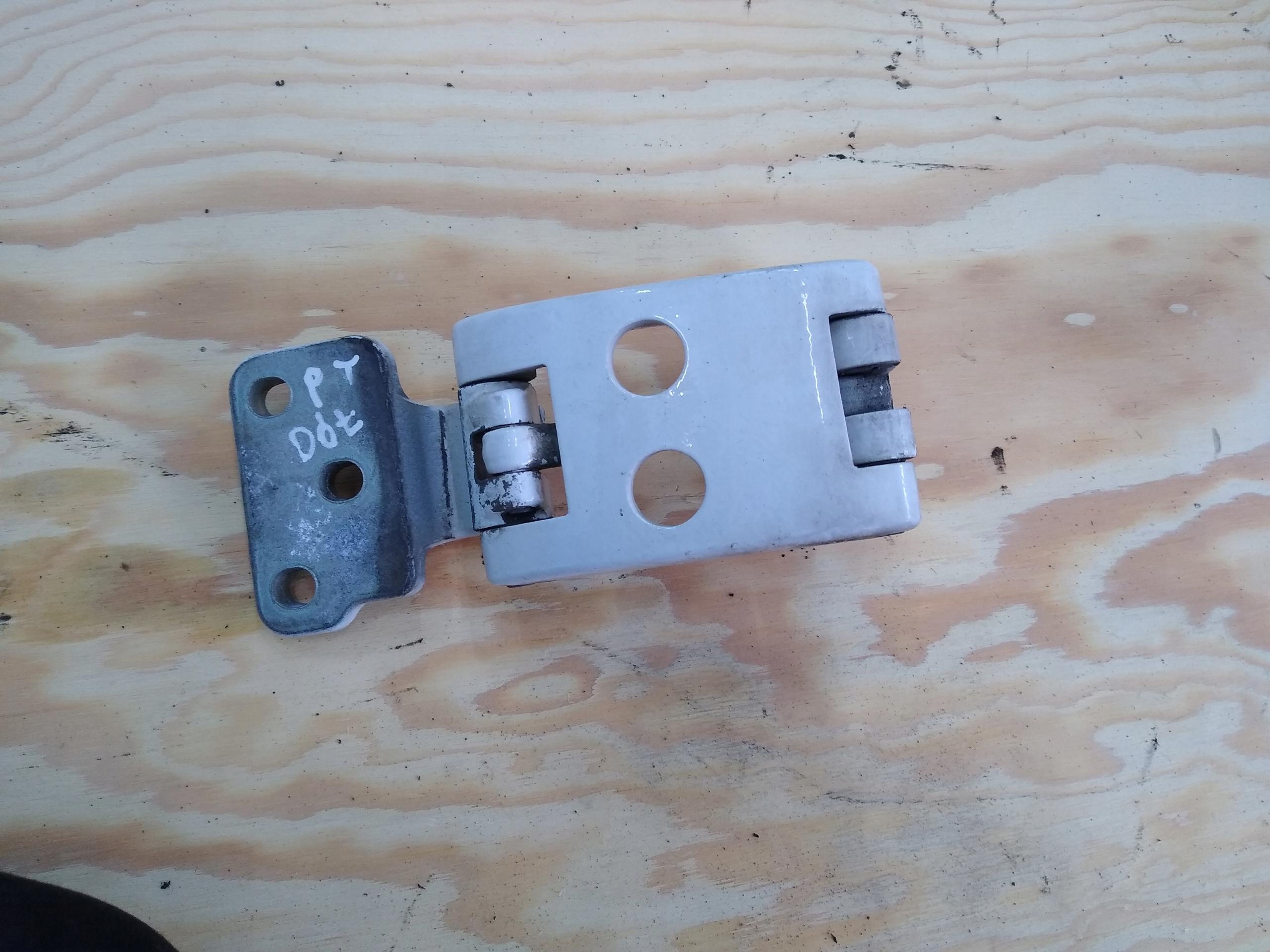 ПЕТЛЯ VW CRAFTER II MAN 2018-2023 ЗАДНЯЯ ПРАВАЯ ДВЕРЬ