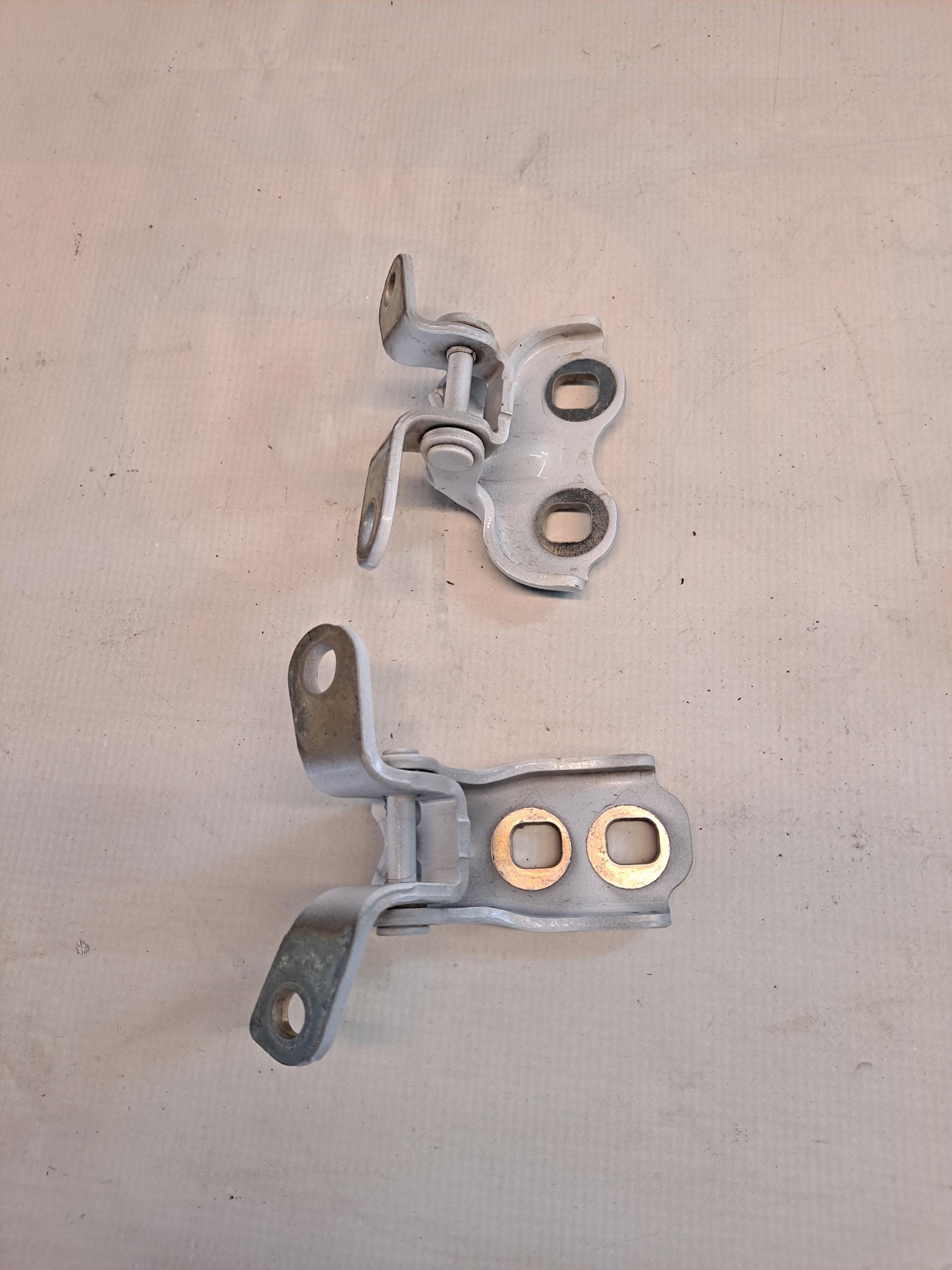 Петля петлі двері лівий передній C3 AIRCROSS