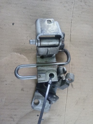 ПЕТЛИ ДВЕРНЫЕ ПЕТЛИ ПЕРЕДНИЕ ЛЕВЫЕ VW TOURAN CADDY 1T0831411A LD7X