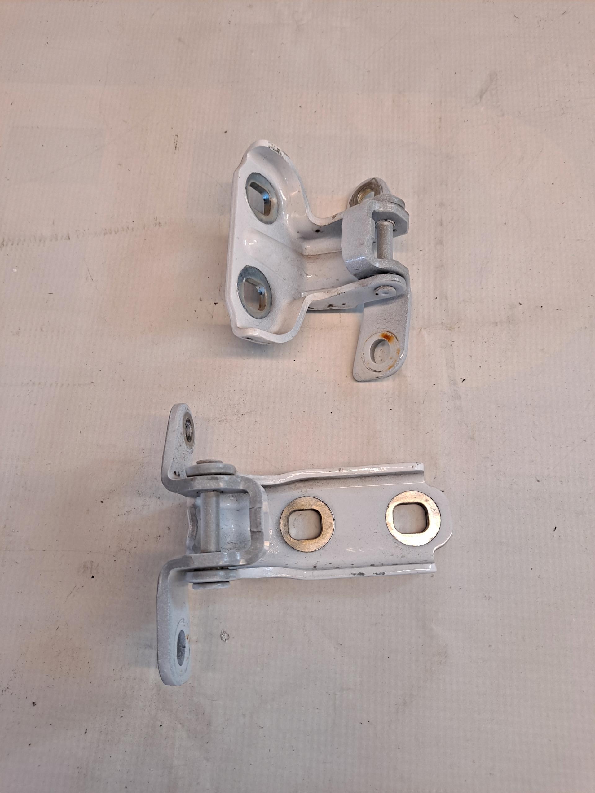 Петля петлі двері лівий задній C3 AIRCROSS