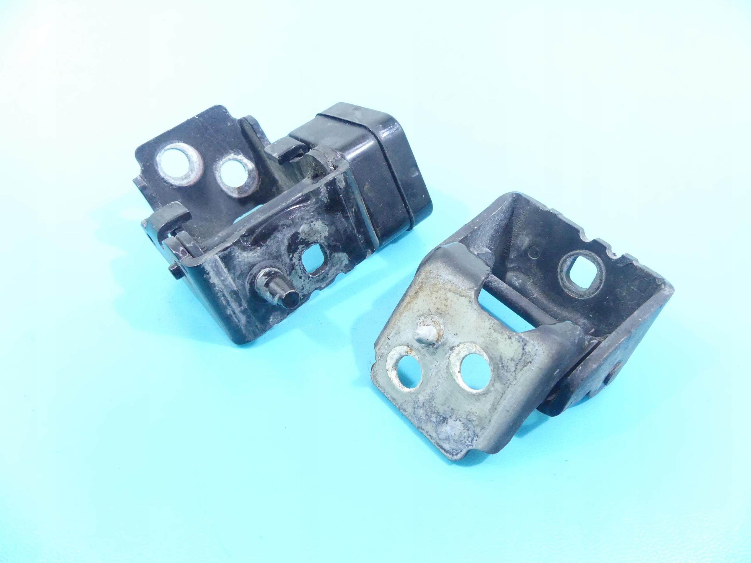 Петля передня права для CITROEN C5 II III 07-11