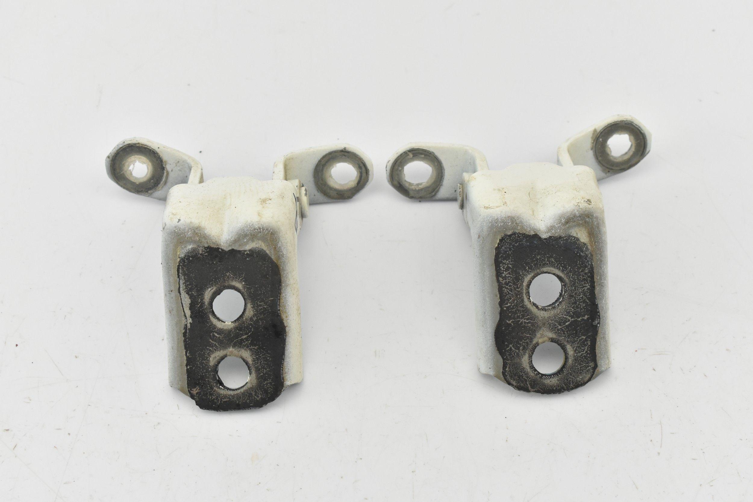 824214EA0A - Дверні петлі лівий передній комплект 326 JUKE II F16