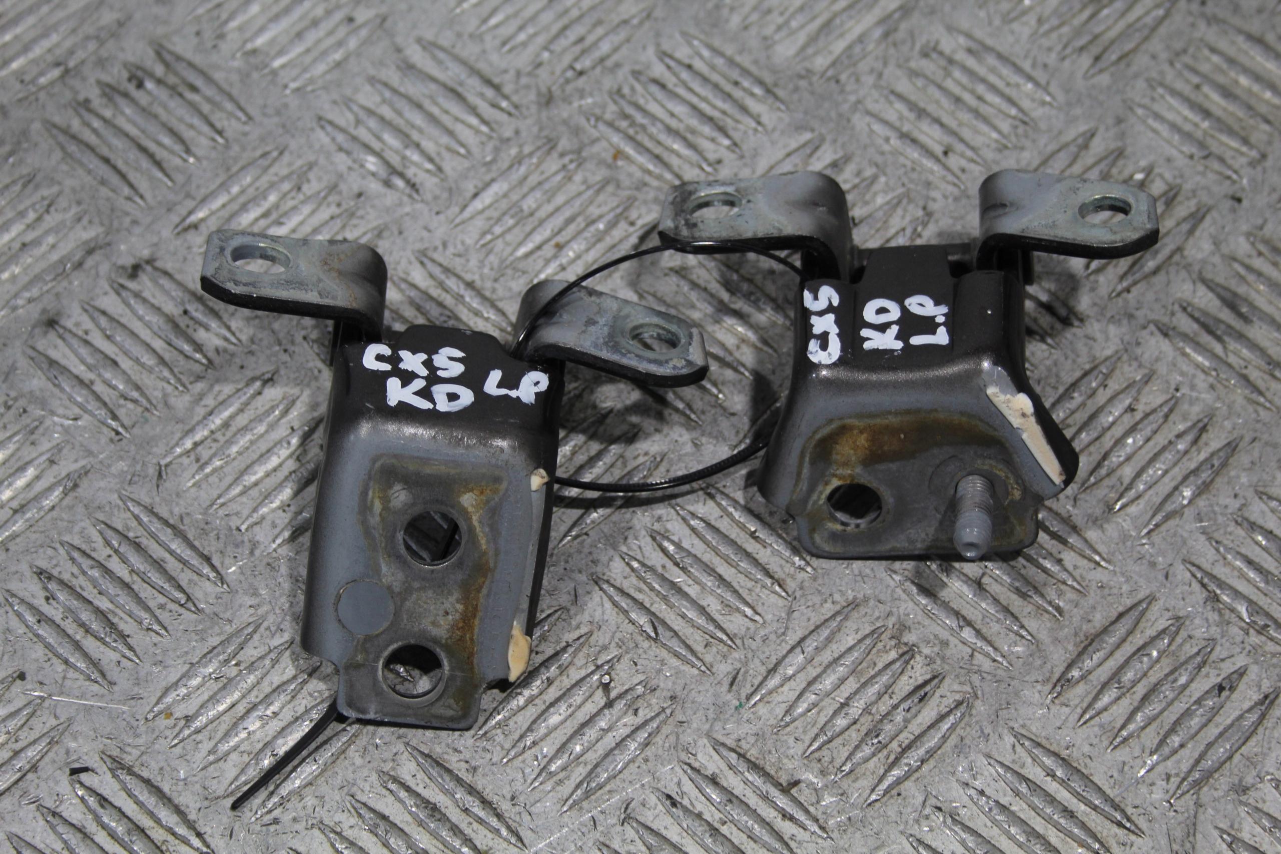 ДВЕРНІ ПЕТЛІ ЛІВИЙ ПЕРЕДНІЙ MAZDA CX5 KD LIFT